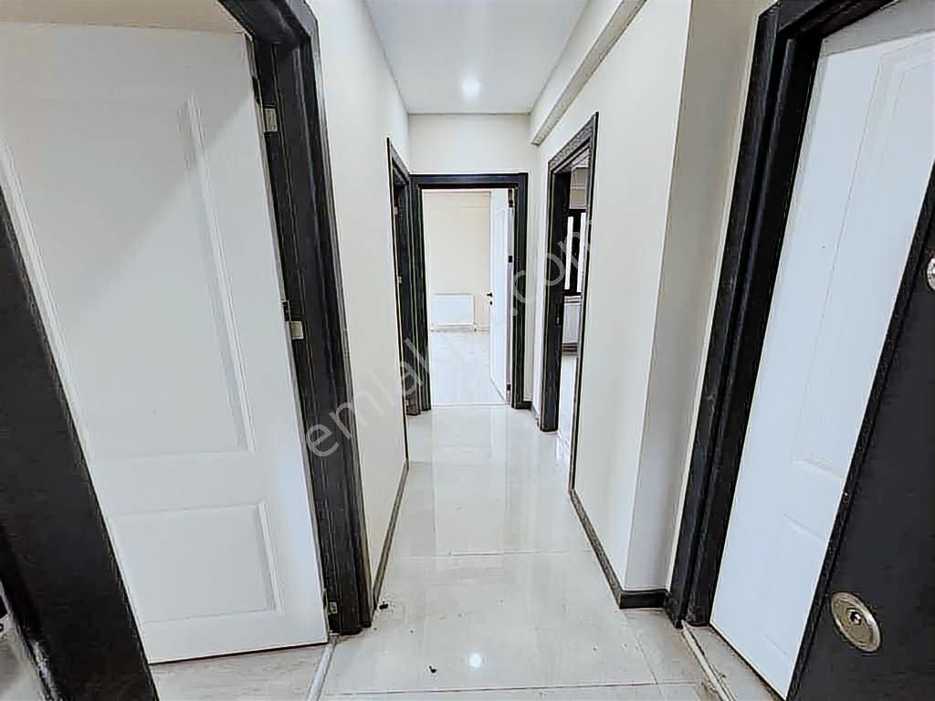Çırçır'da Butik Sitede Şehir Manzaralı Kiralık 2+1 Sıfır Daire - Görsel 2