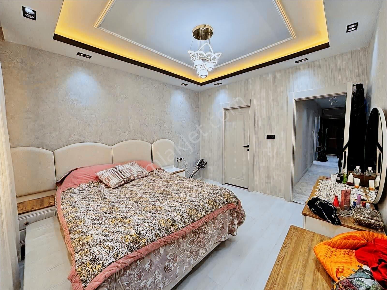 Uzaydan İbni Sinada Stars Class Sitesinde Satılık Ara Kat Daire - Görsel 9