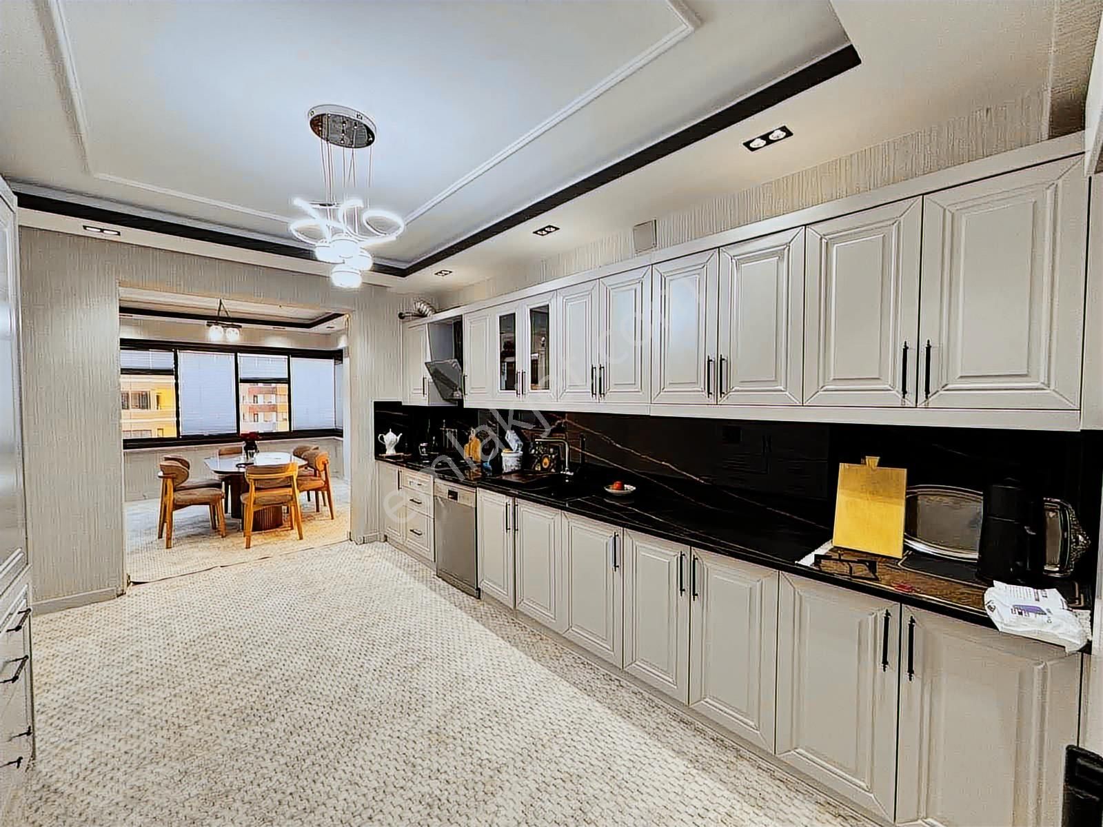 Uzaydan İbni Sinada Stars Class Sitesinde Satılık Ara Kat Daire - Görsel 29