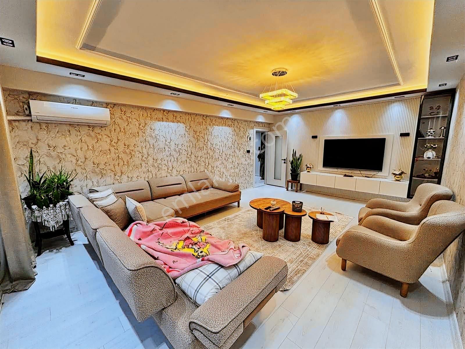 Uzaydan İbni Sinada Stars Class Sitesinde Satılık Ara Kat Daire - Görsel 23