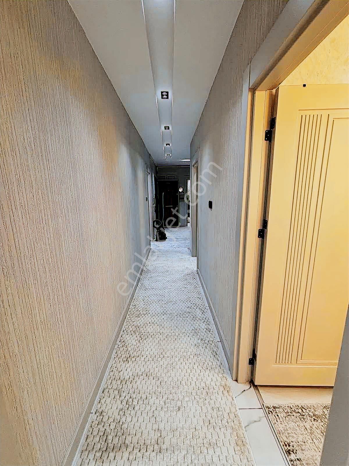 Uzaydan İbni Sinada Stars Class Sitesinde Satılık Ara Kat Daire - Görsel 25
