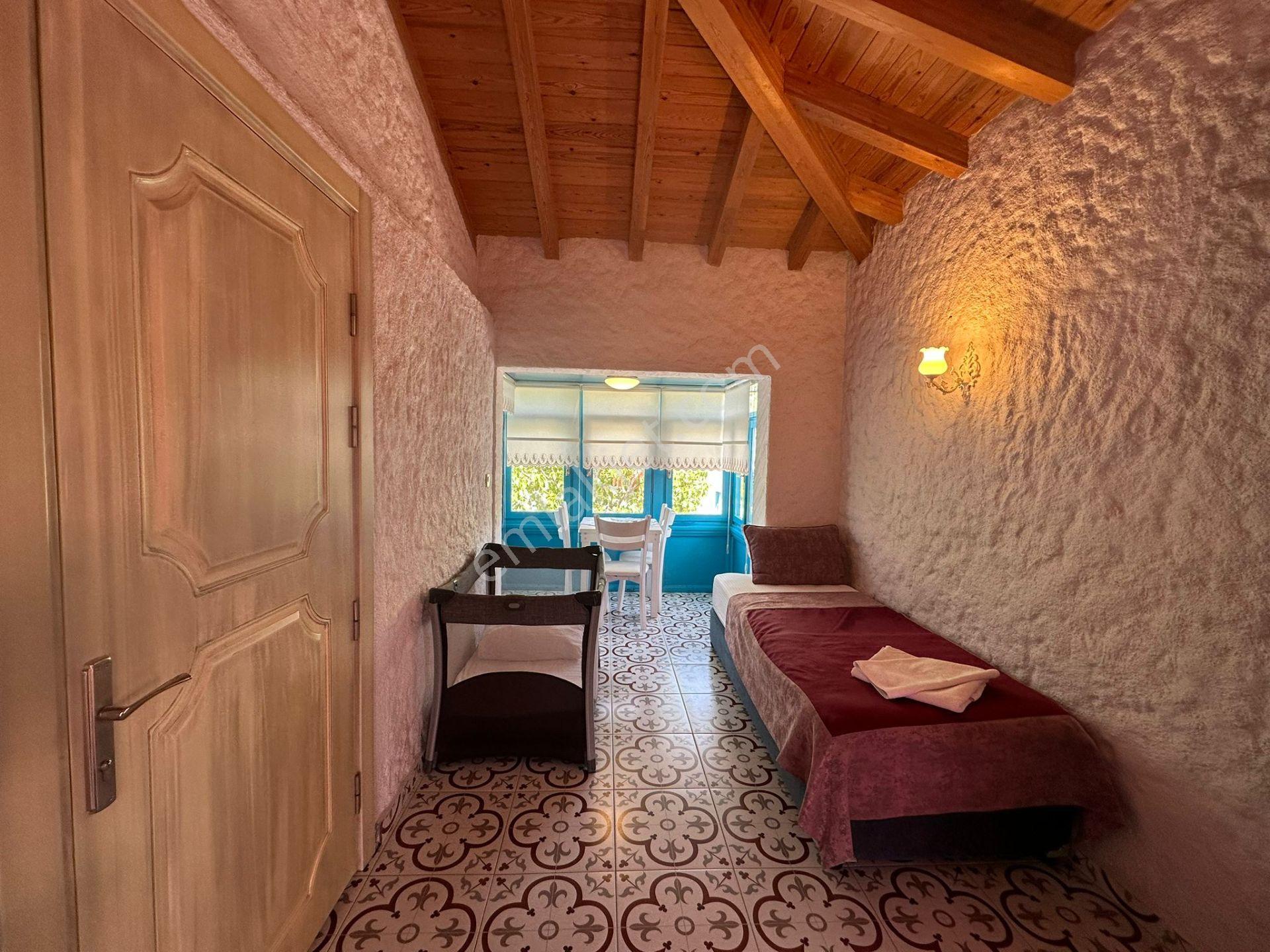 Çeşme Merkeze Ve Plaja Yakın Satılık Otel - Görsel 11