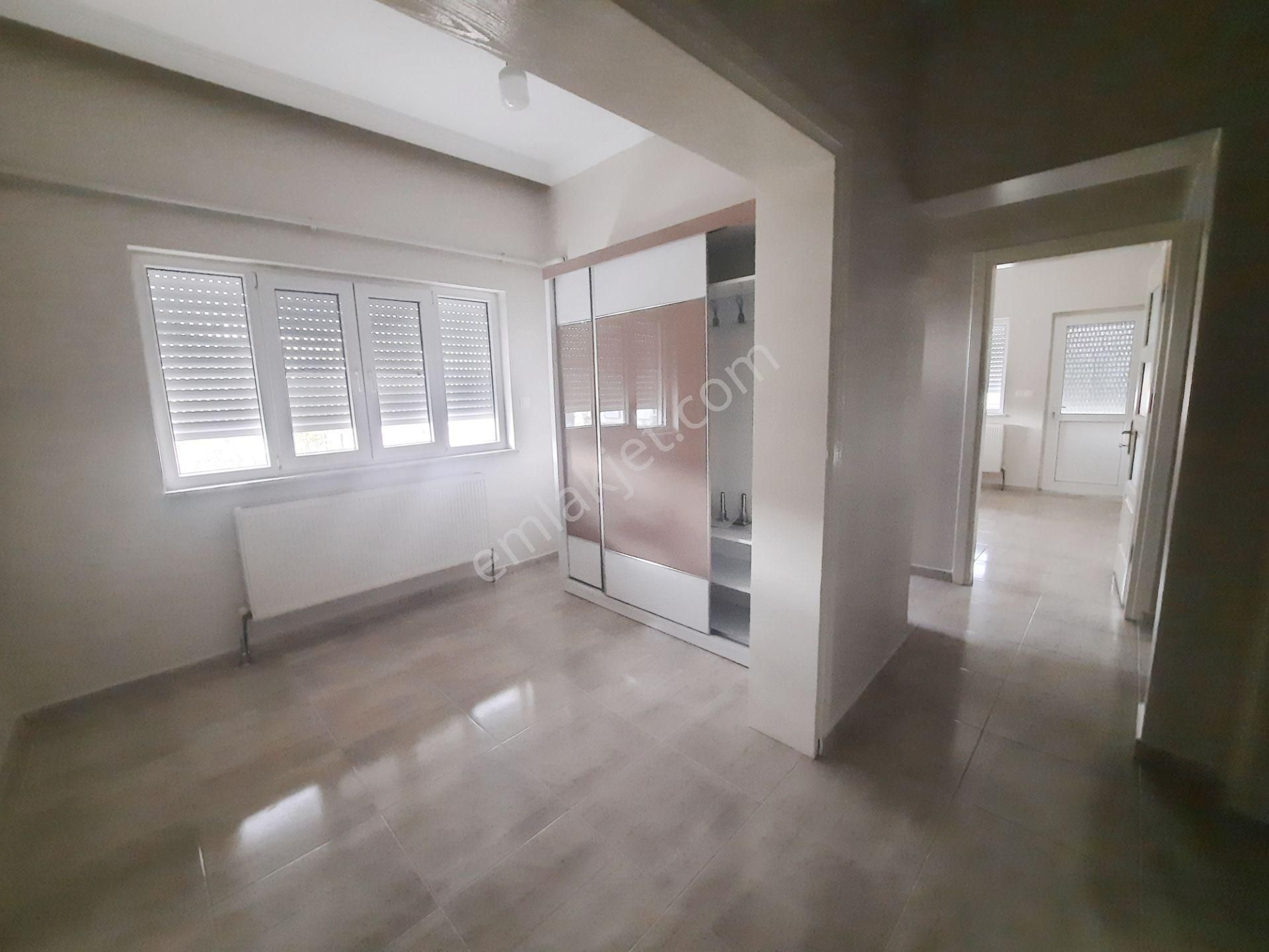 Zaferde Köşebaşı, Doğalgaz Kombili, 2+1 Yenilenmiş Ara Kat Daire.. - Görsel 3