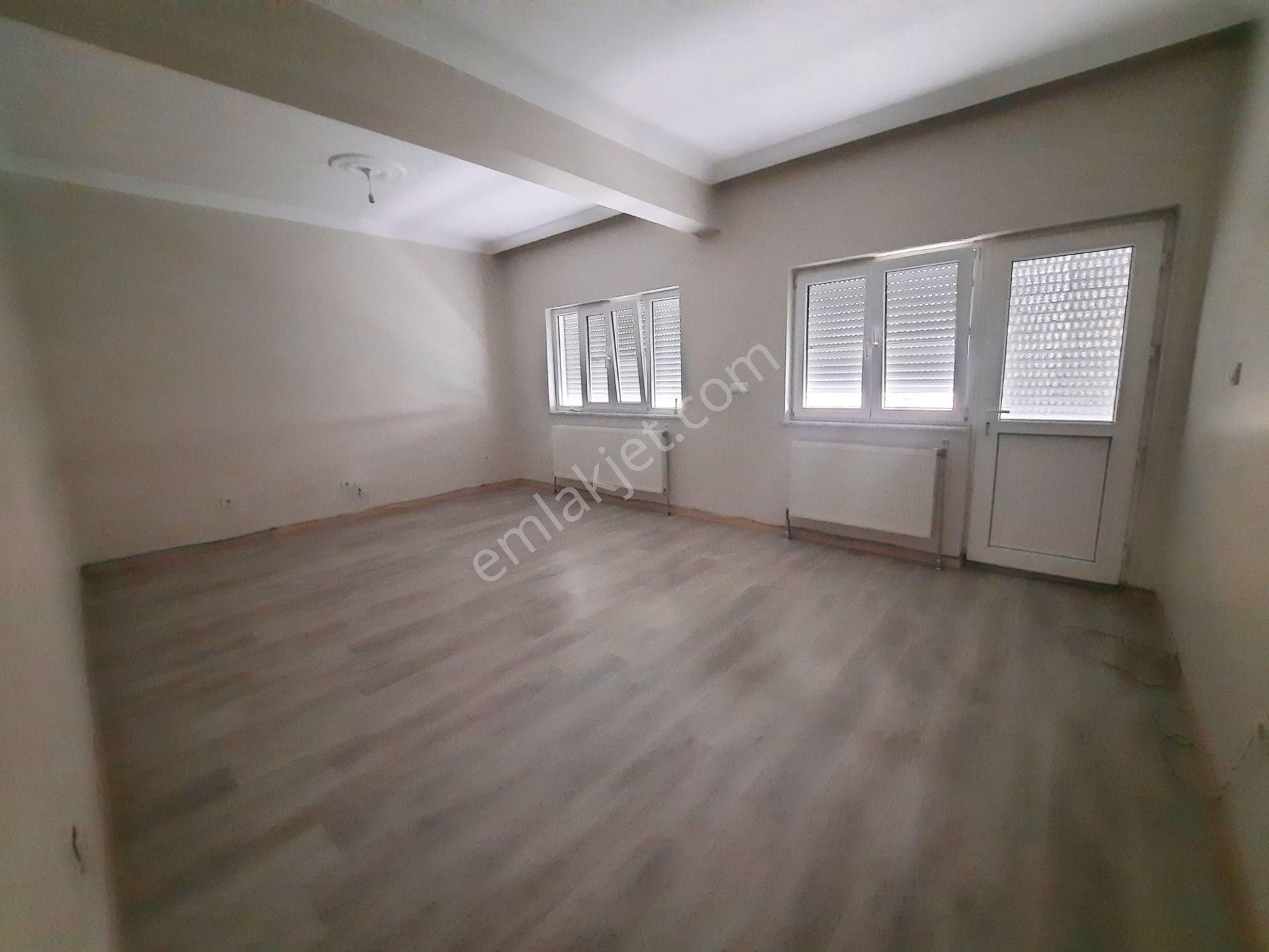 Zaferde Köşebaşı, Doğalgaz Kombili, 2+1 Yenilenmiş Ara Kat Daire.. - Görsel 4