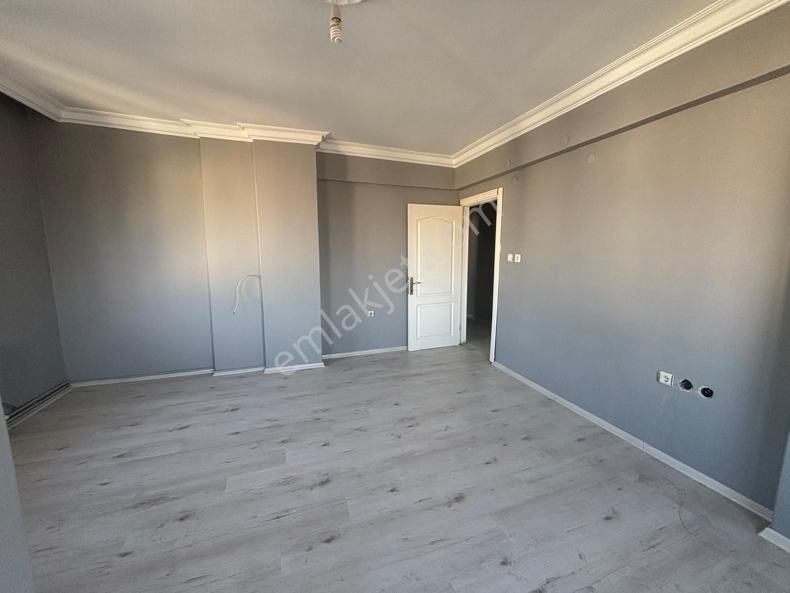 Topselvi' Asansörlü Oldukça Geniş Kullanışlı Kiralık3+1 Dairemiz