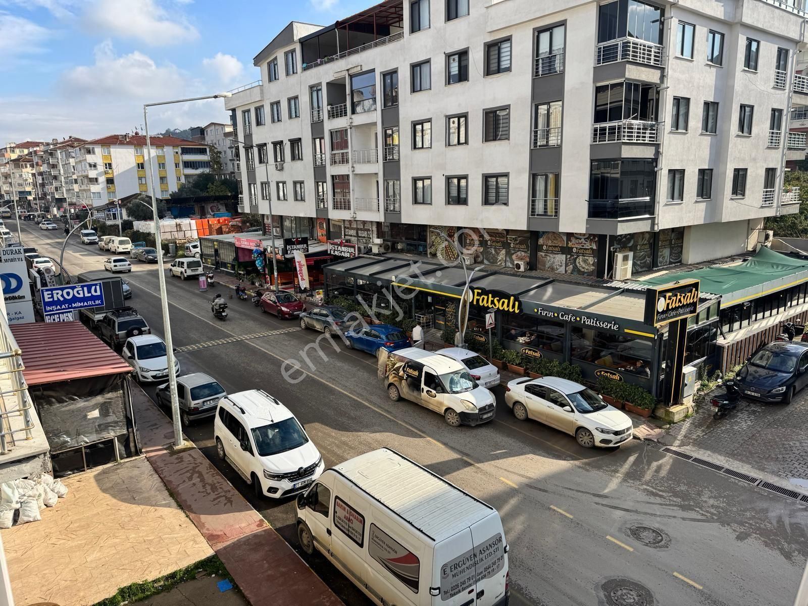 Çınarcık Taş Liman'da Perşembe Pazarının Girişinde - Görsel 12