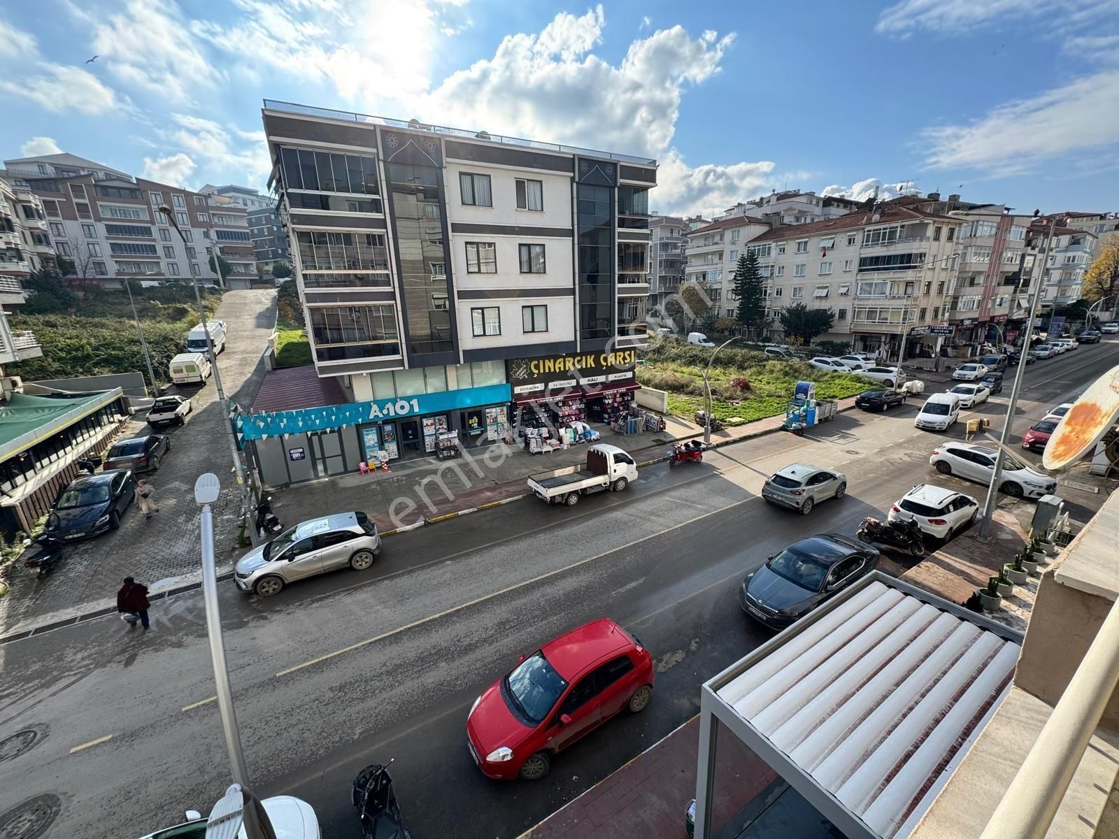 Çınarcık Taş Liman'da Perşembe Pazarının Girişinde - Görsel 5