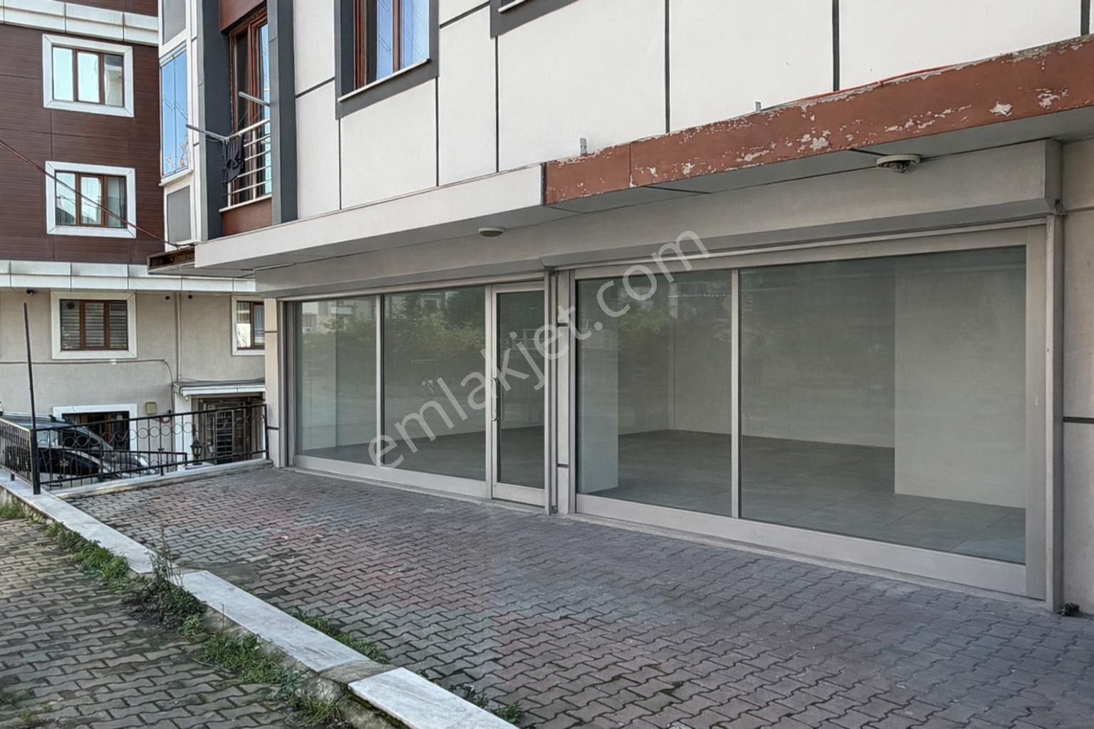 Yüksek Görünürlük Alanında Avantajlı Dükkan Fırsatı - Görsel 2