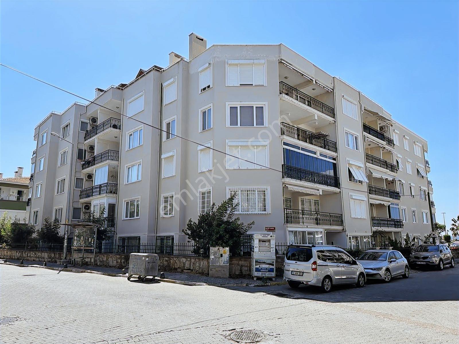 Sarımsaklı'da Plaja 50m Deniz Manzaralı 3+1 Eşyalı Satılık Daire - Görsel 12