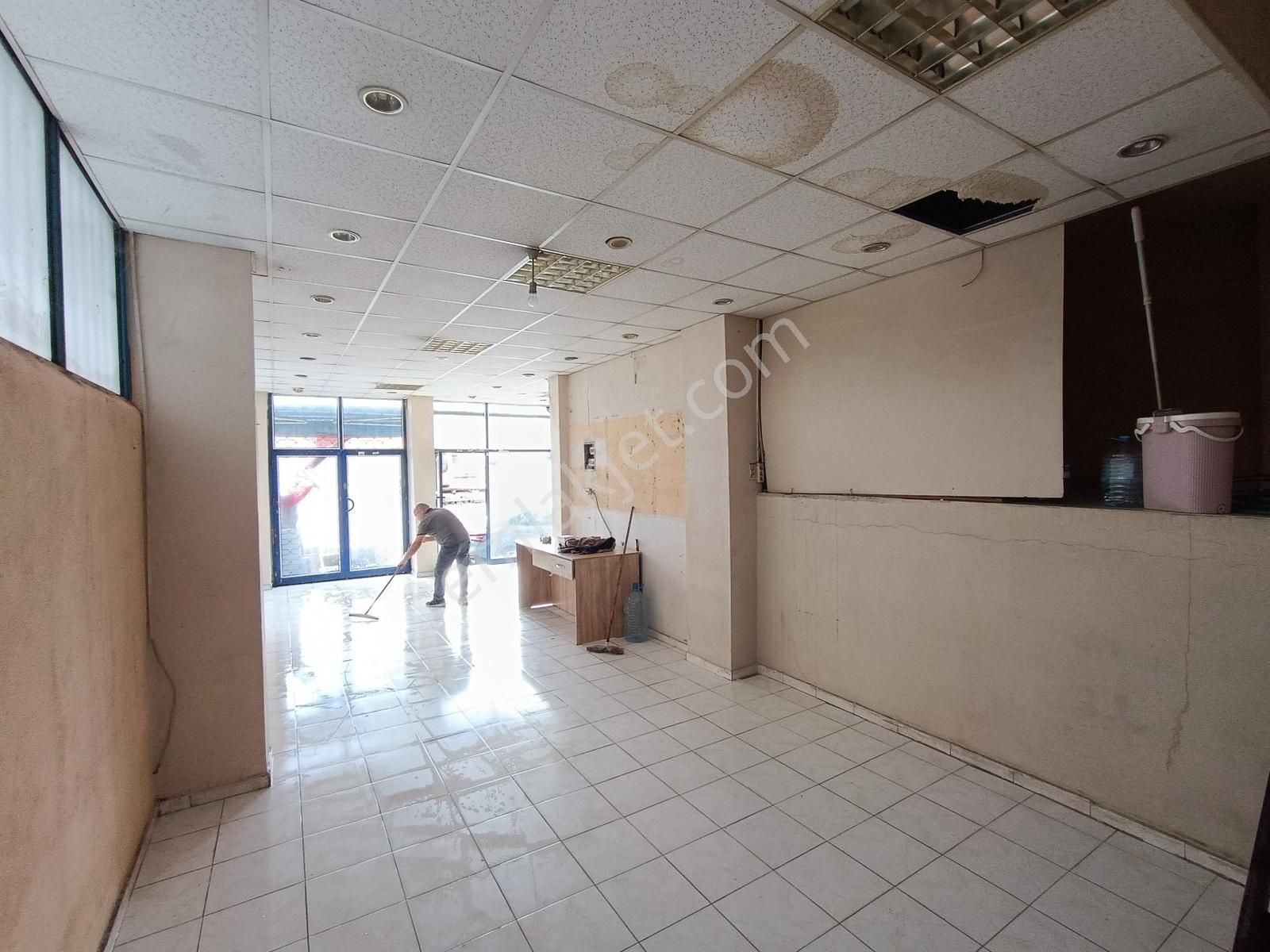 Torunlar Emlak Dan Satılık 75 M2 Merkezi Konumlu Giriş Dükkan