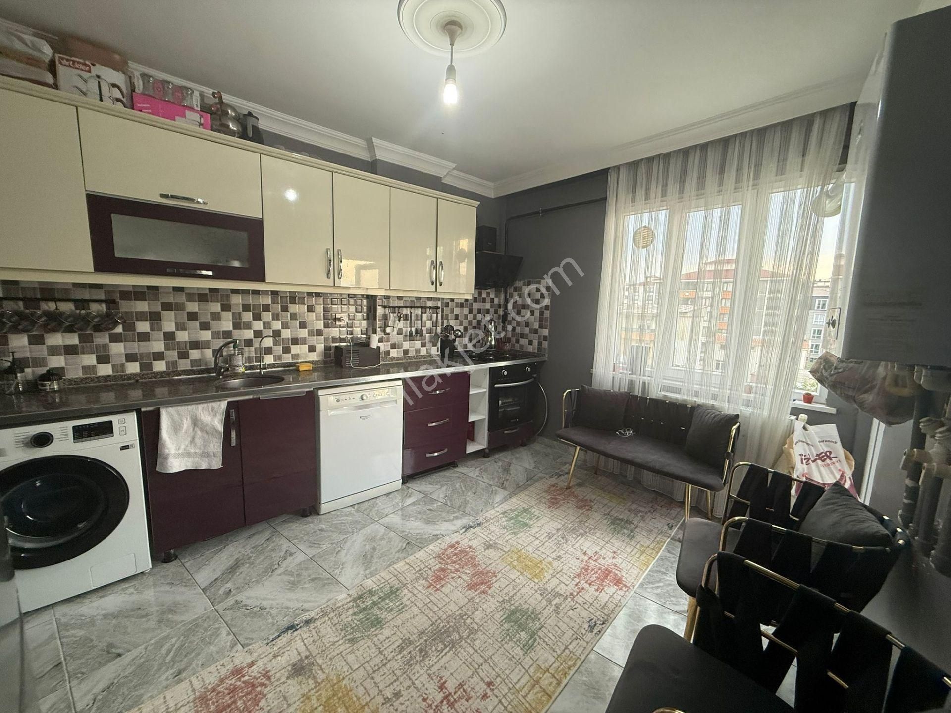 Akyüz Gayrimenkul Den; Merkezı Konumda Iskanlı,çıft Banyolu Satılık 2+1 Daire - Görsel 19