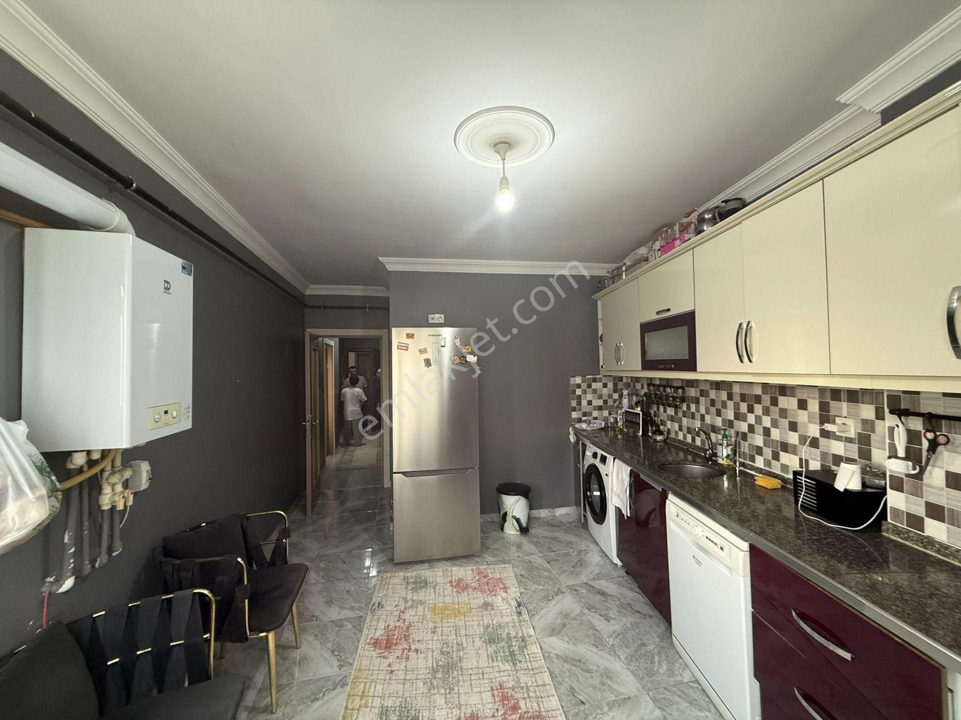 Akyüz Gayrimenkul Den; Merkezı Konumda Iskanlı,çıft Banyolu Satılık 2+1 Daire - Görsel 22