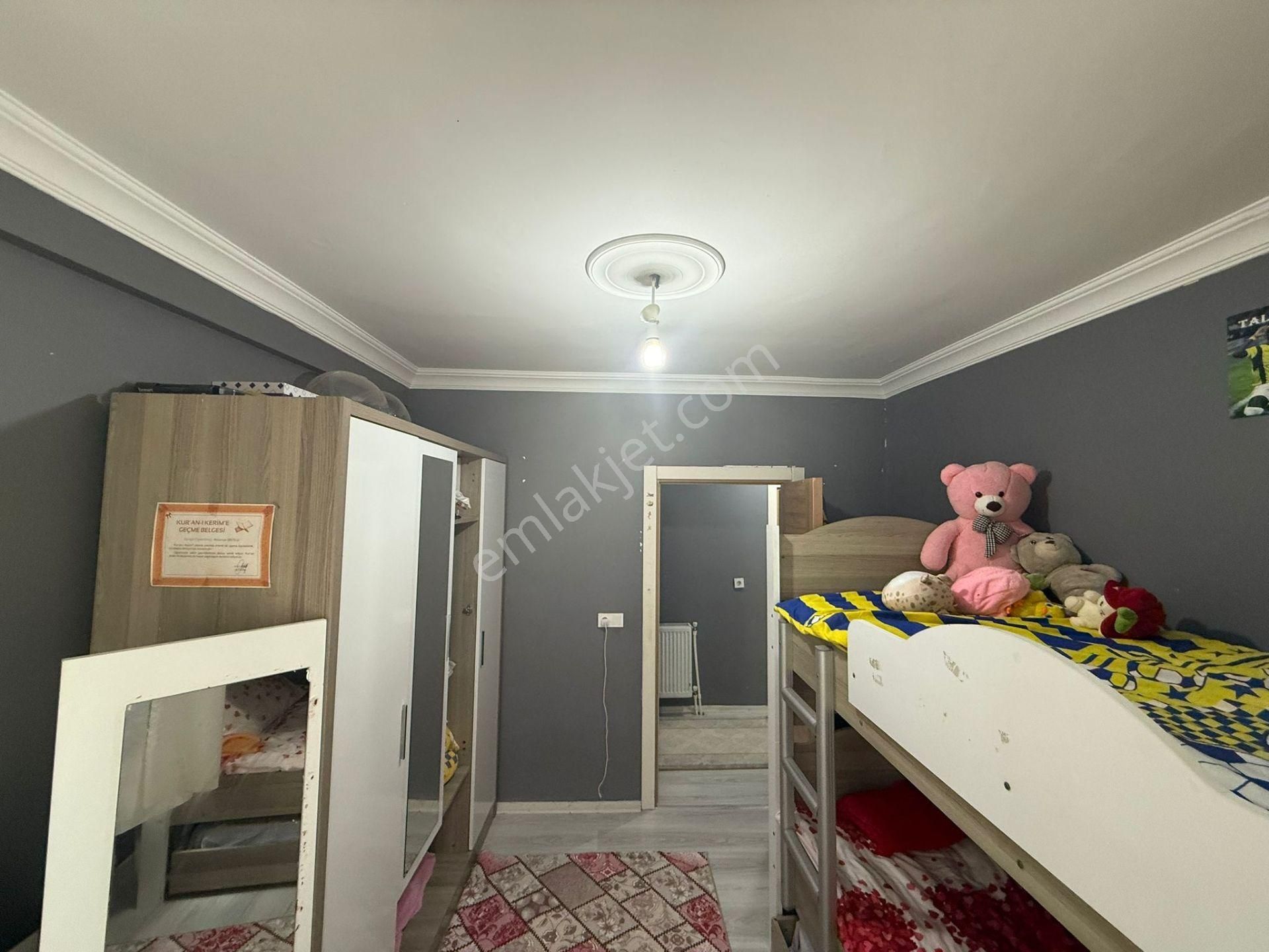 Akyüz Gayrimenkul Den; Merkezı Konumda Iskanlı,çıft Banyolu Satılık 2+1 Daire - Görsel 5