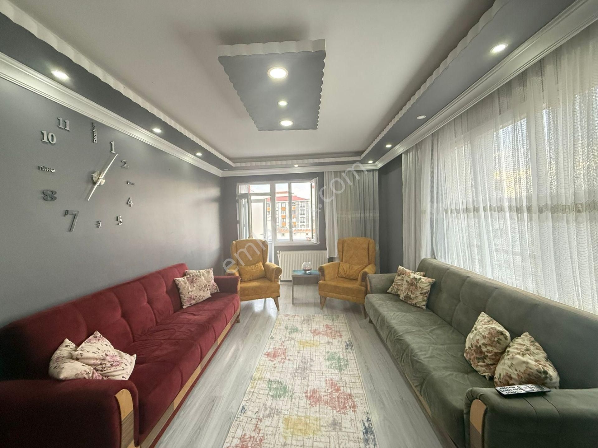 Akyüz Gayrimenkul Den; Merkezı Konumda Iskanlı,çıft Banyolu Satılık 2+1 Daire - Görsel 32