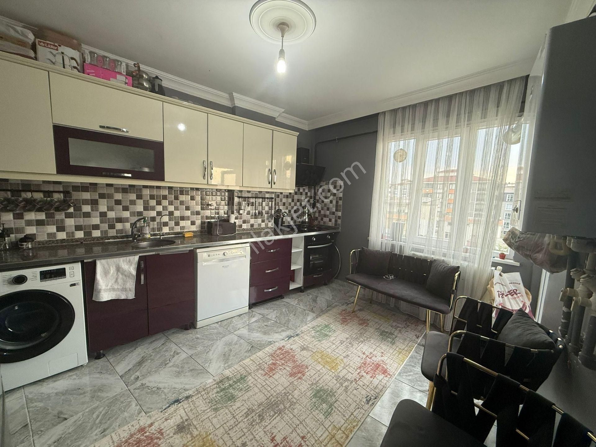 Akyüz Gayrimenkul Den; Merkezı Konumda Iskanlı,çıft Banyolu Satılık 2+1 Daire - Görsel 30