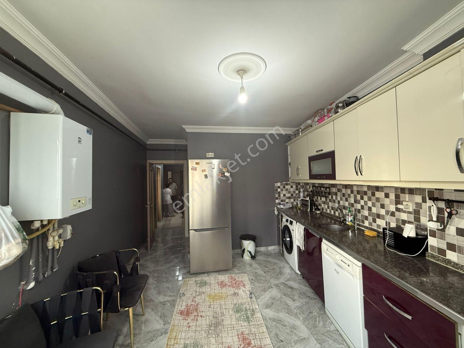 Akyüz Gayrimenkul Den; Merkezı Konumda Iskanlı,çıft Banyolu Satılık 2+1 Daire - Görsel 21