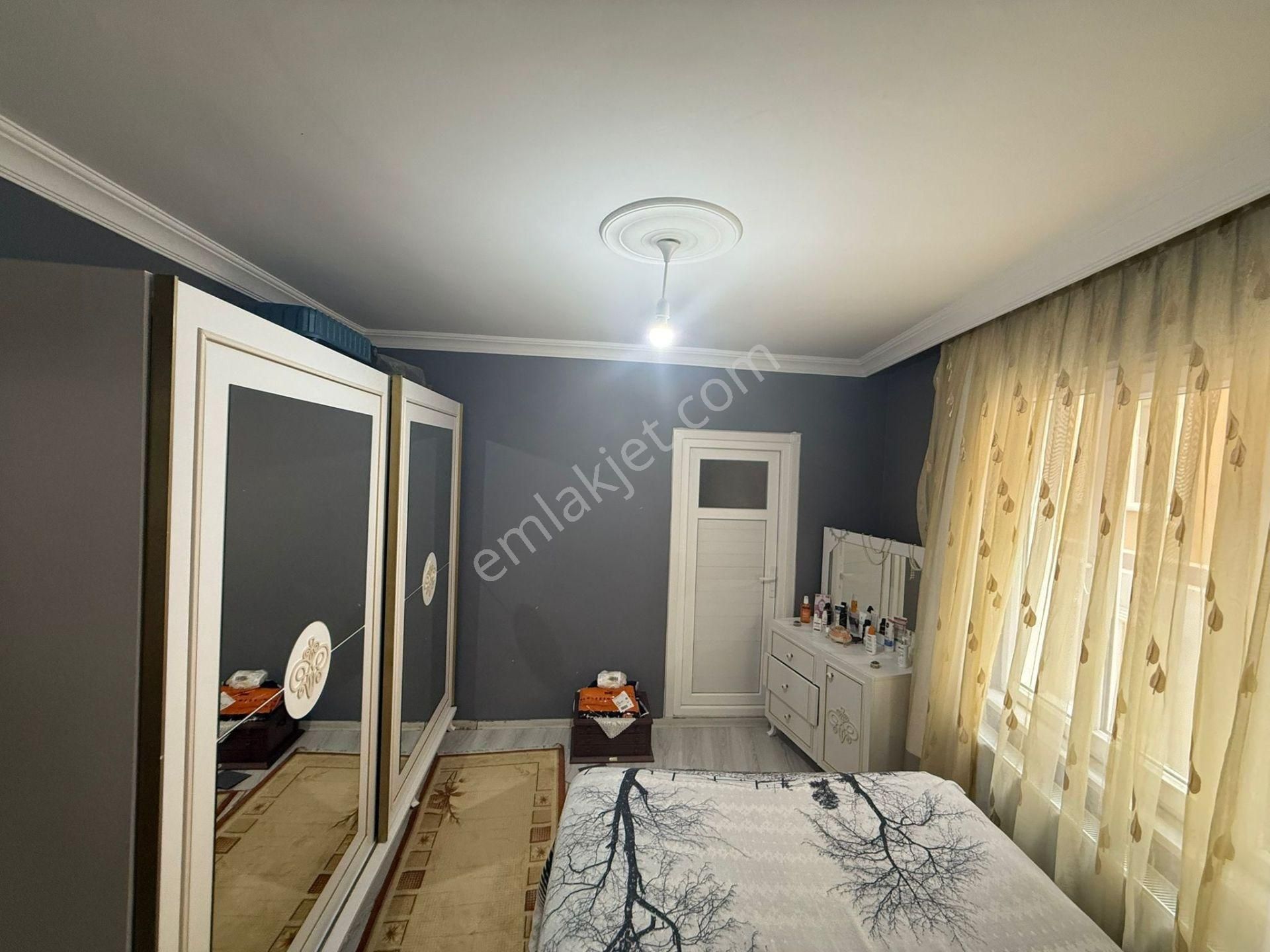 Akyüz Gayrimenkul Den; Merkezı Konumda Iskanlı,çıft Banyolu Satılık 2+1 Daire - Görsel 12