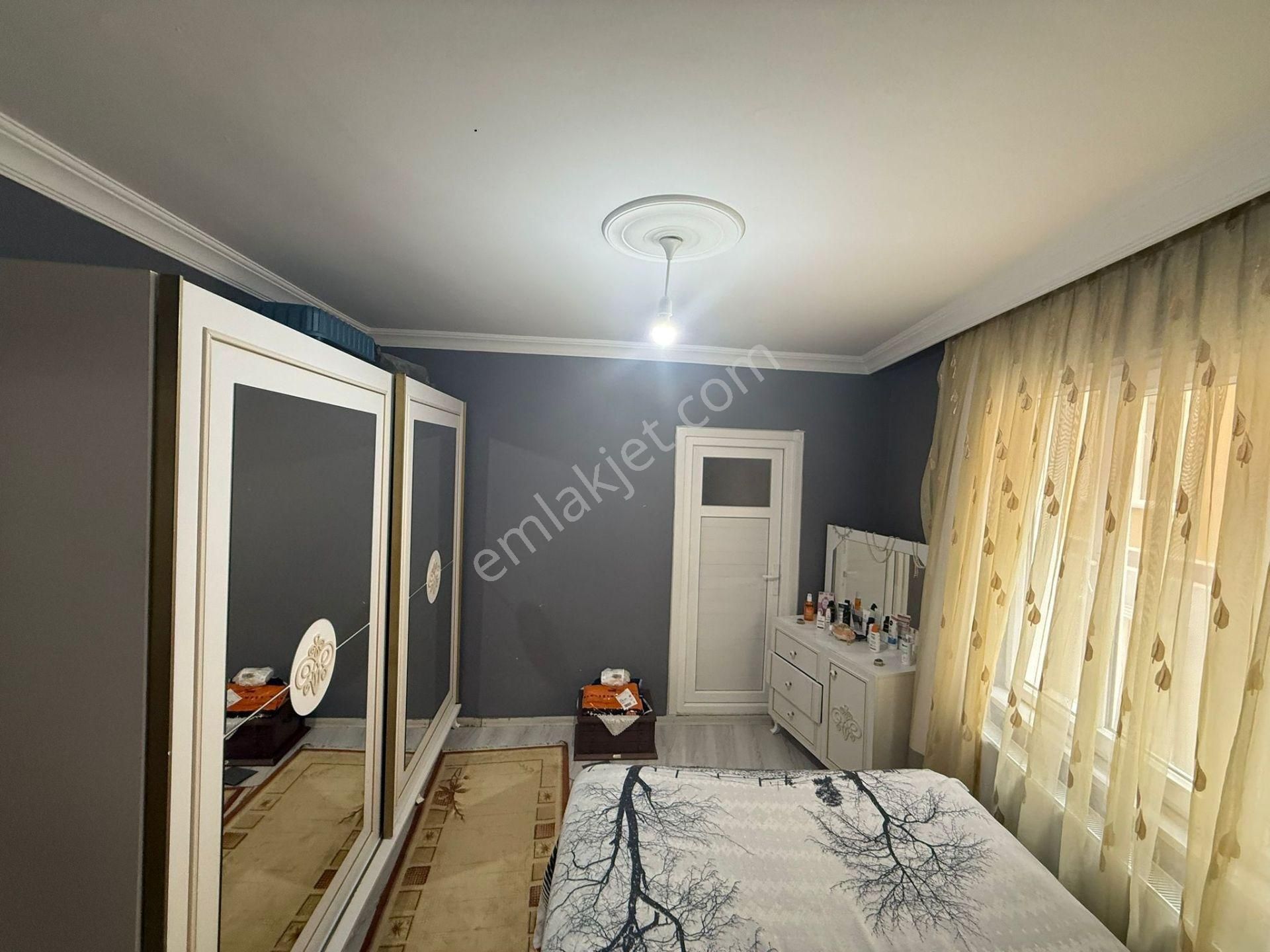 Akyüz Gayrimenkul Den; Merkezı Konumda Iskanlı,çıft Banyolu Satılık 2+1 Daire - Görsel 15