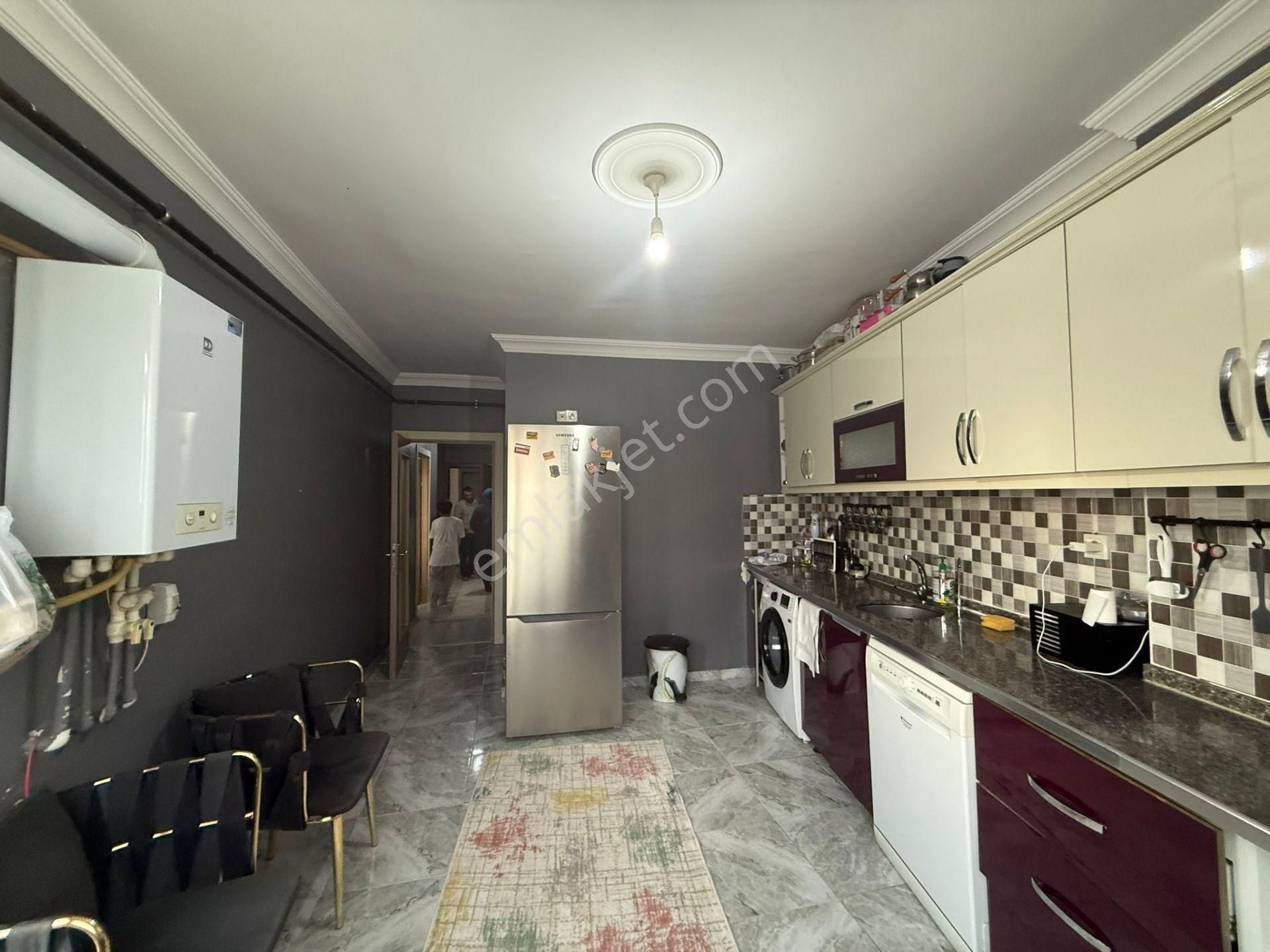 Akyüz Gayrimenkul Den; Merkezı Konumda Iskanlı,çıft Banyolu Satılık 2+1 Daire - Görsel 23