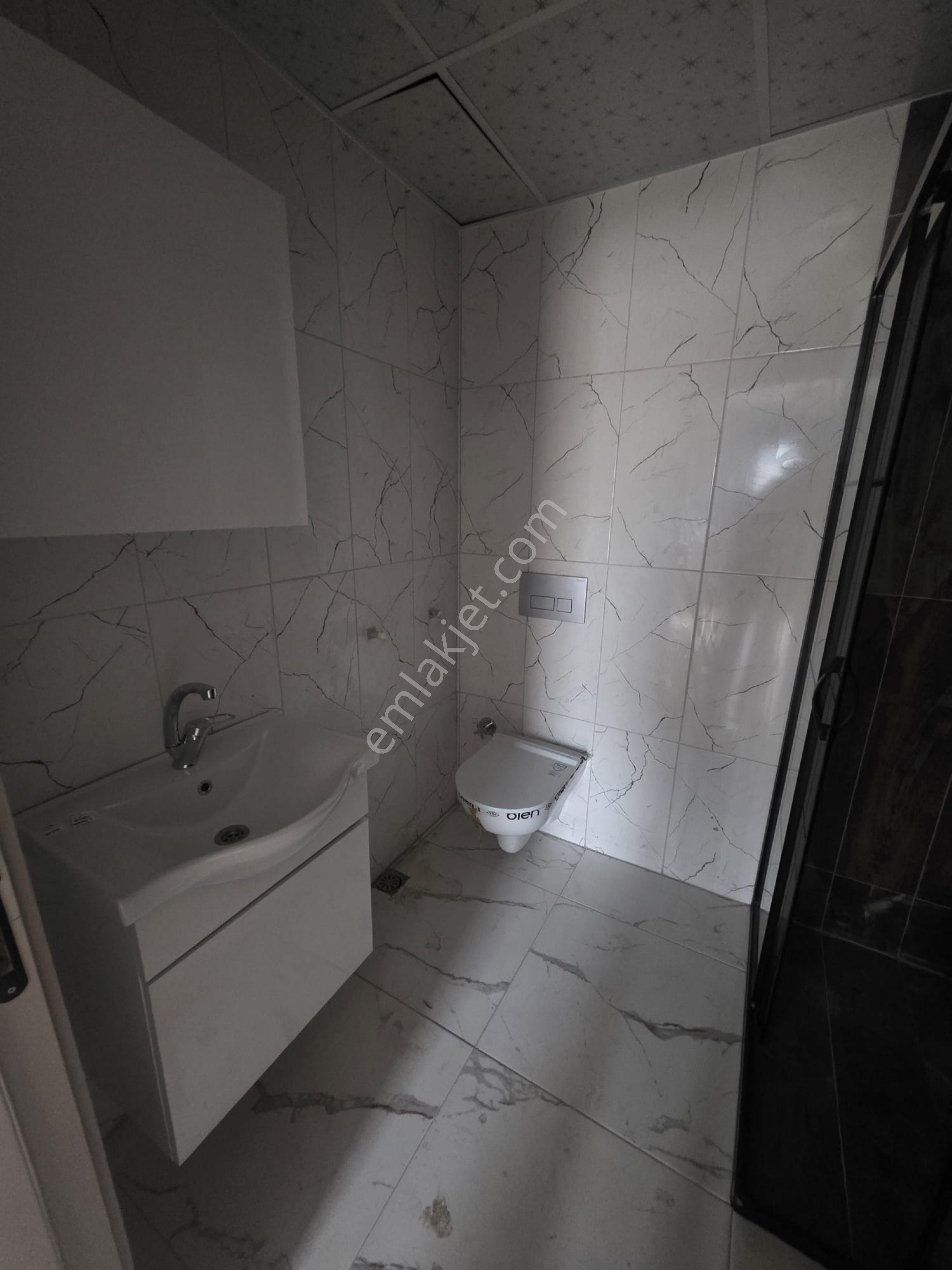 Yatırıma Uygun Balkonlu 1+1 Katta Daire - Görsel 5