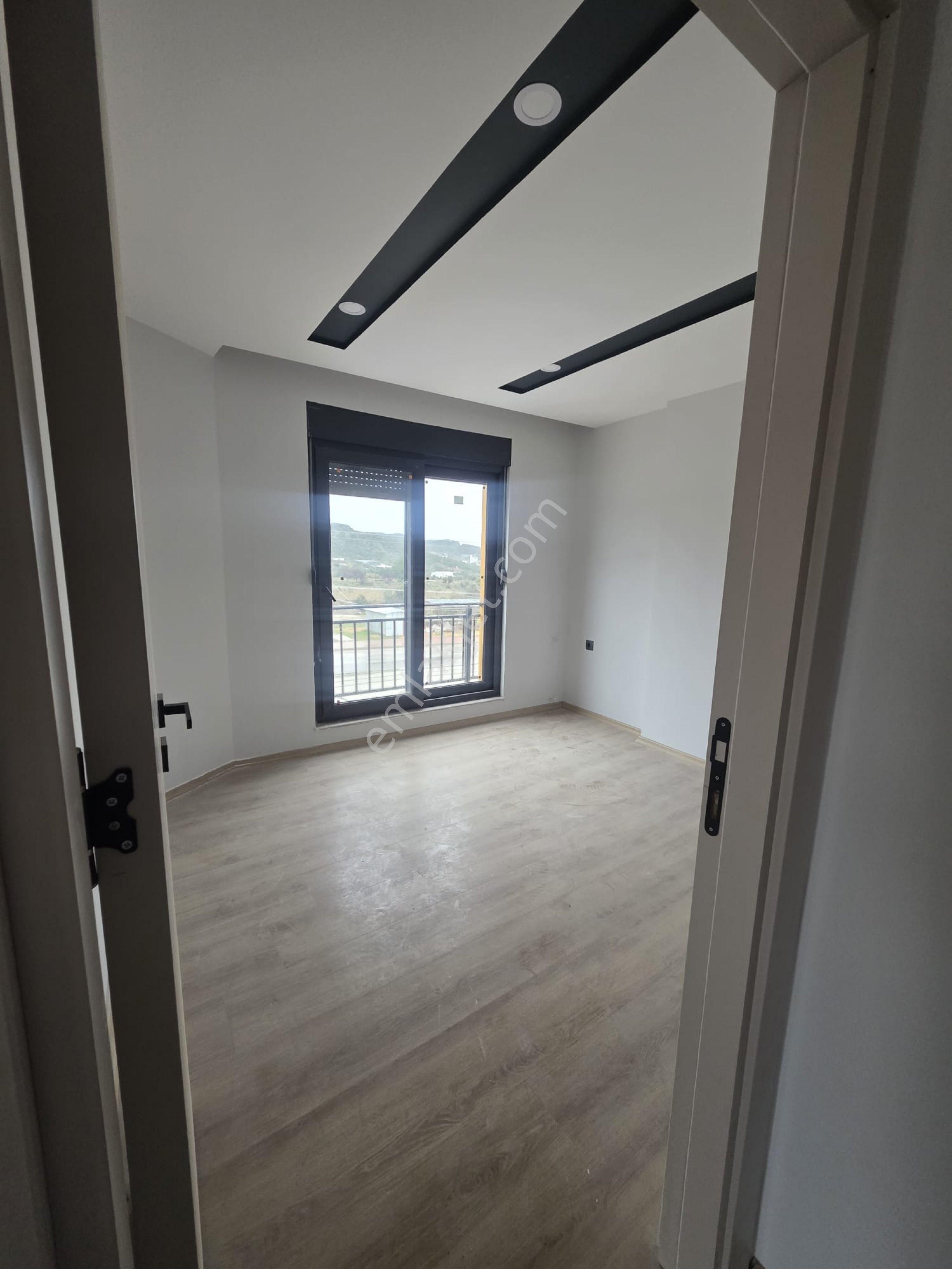 Yatırıma Uygun Balkonlu 1+1 Katta Daire - Görsel 2