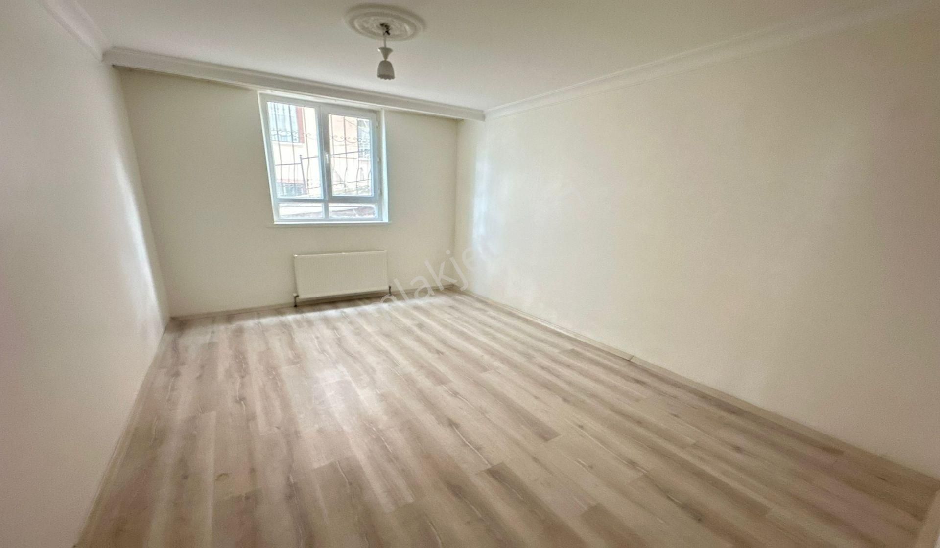 Atapark 3+1 Giriş Kat Konumunda Geniş Daire Asansörlü - Görsel 22