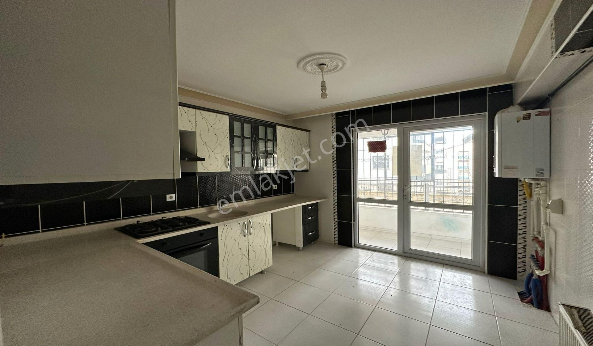 Atapark 3+1 Giriş Kat Konumunda Geniş Daire Asansörlü - Görsel 2