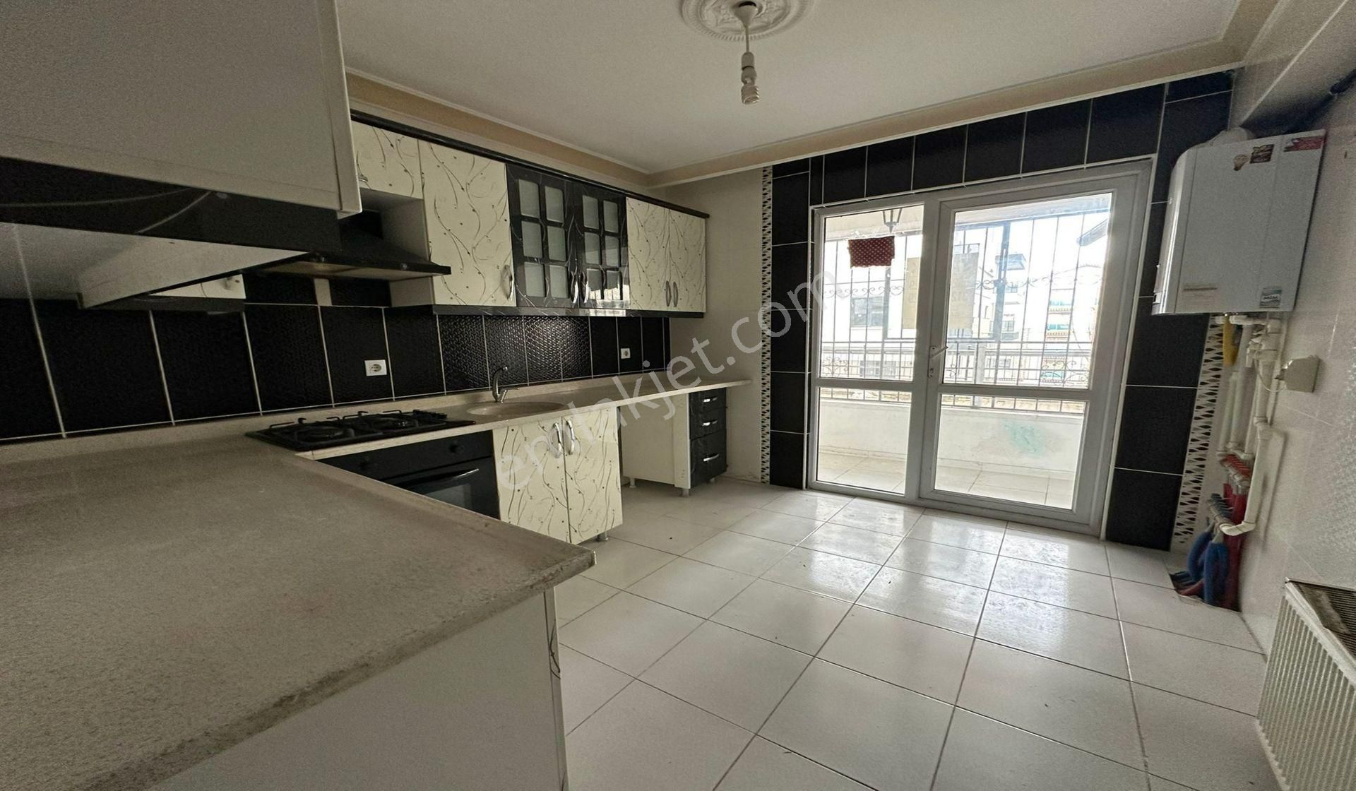 Atapark 3+1 Giriş Kat Konumunda Geniş Daire Asansörlü - Görsel 4