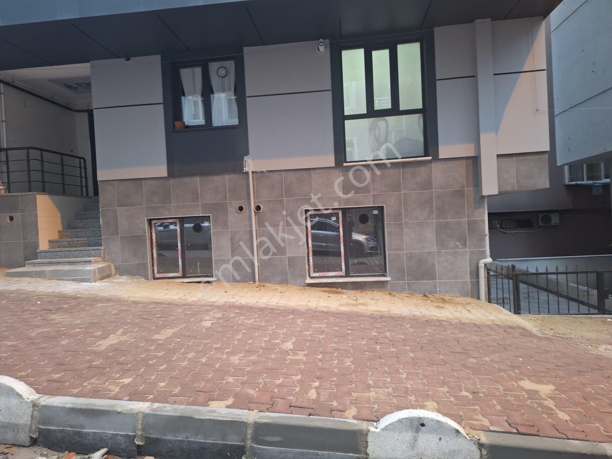 Bahçelievler Şirinevler Mahallesinde 1+1 Kiralık Bahçe Katı Daire