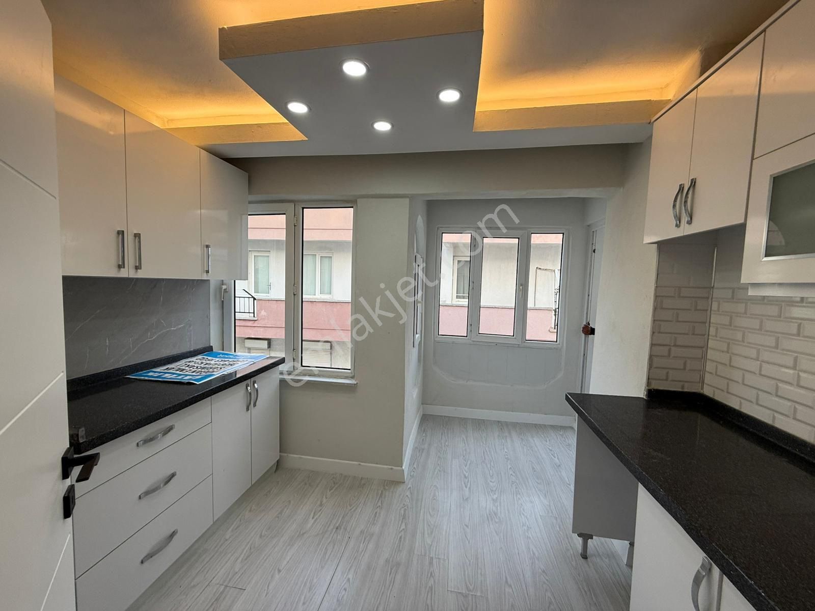 Taş Emlak'tan Sarımsaklıda 2+1 Bakımlı Daire - Görsel 2