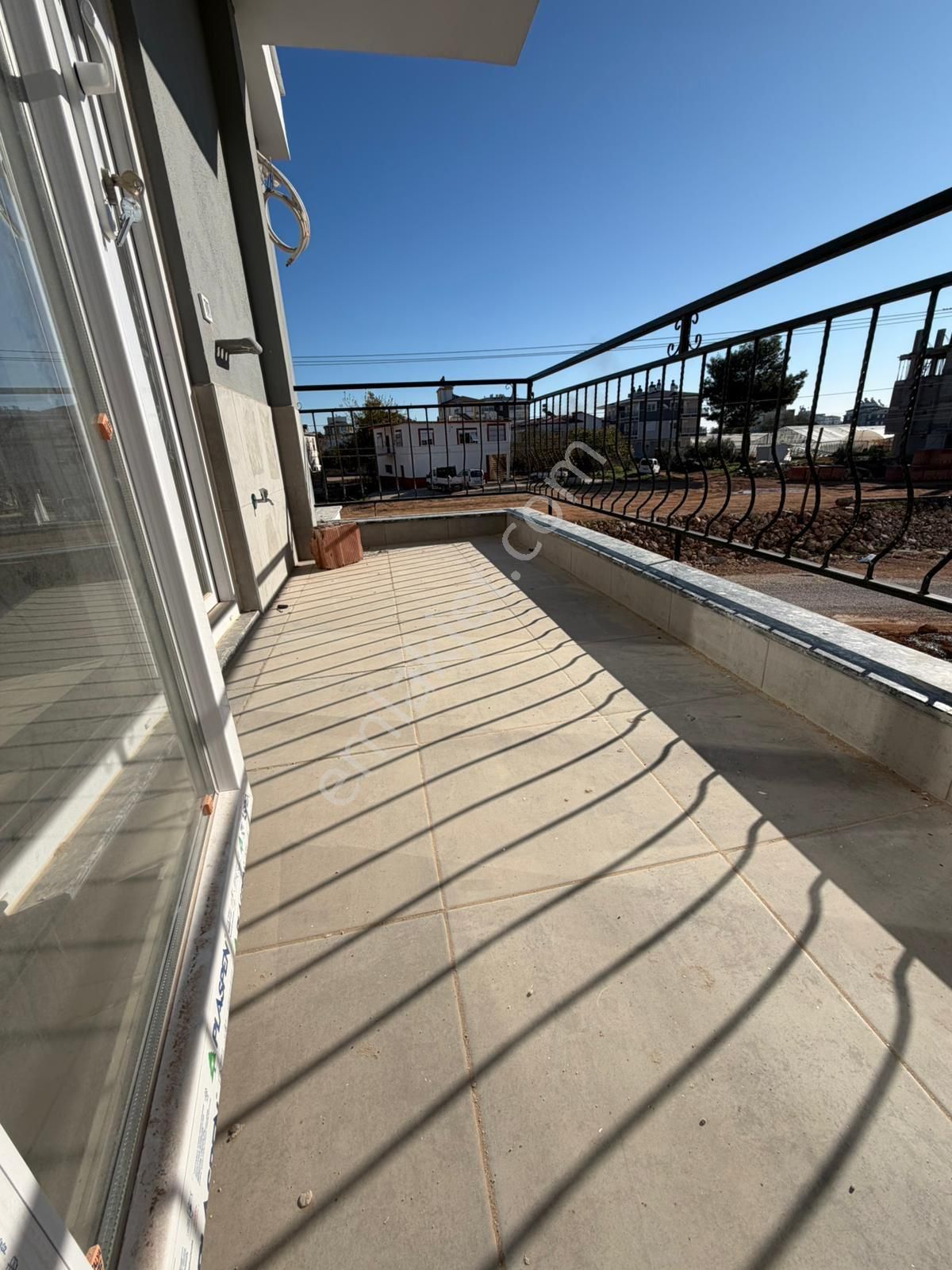 Tramwaya Yürüme Mesafesinde Katta Herşeyi Ayrı 2+1 Fırsat Daire - Görsel 2