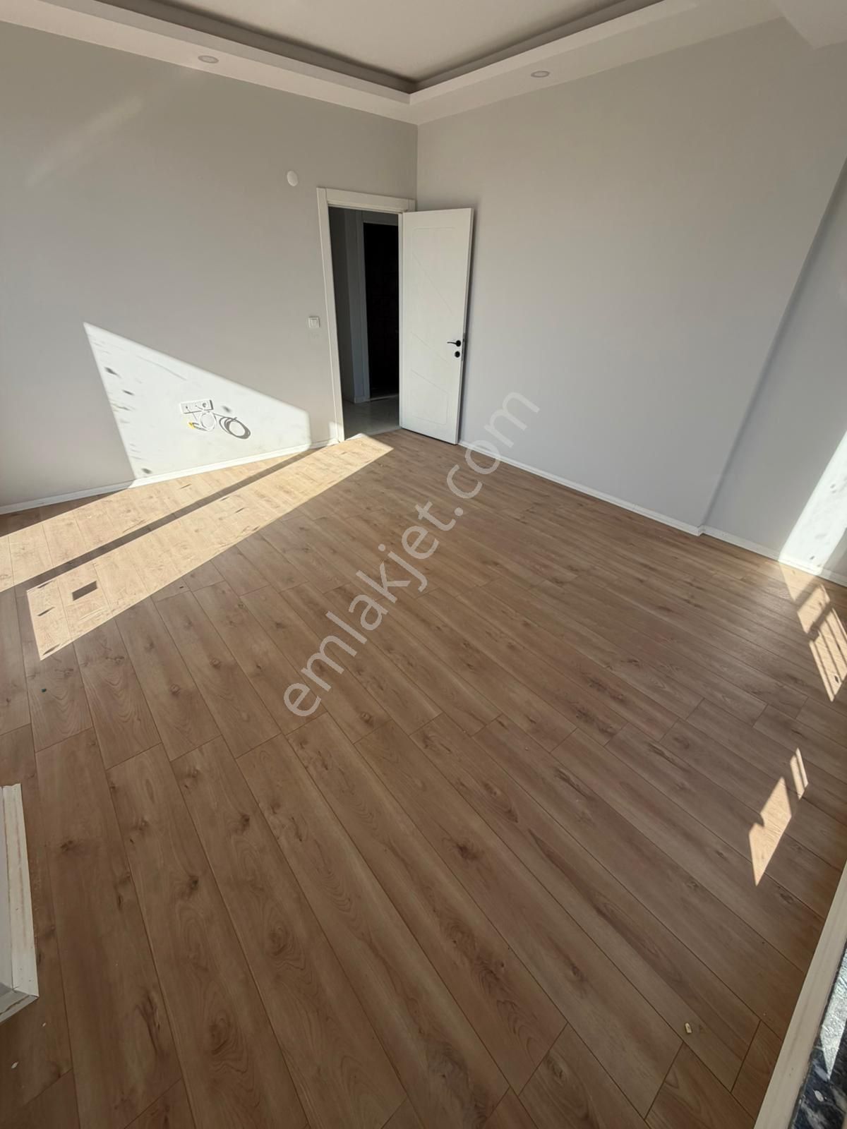 Tramwaya Yürüme Mesafesinde Katta Herşeyi Ayrı 2+1 Fırsat Daire - Görsel 5