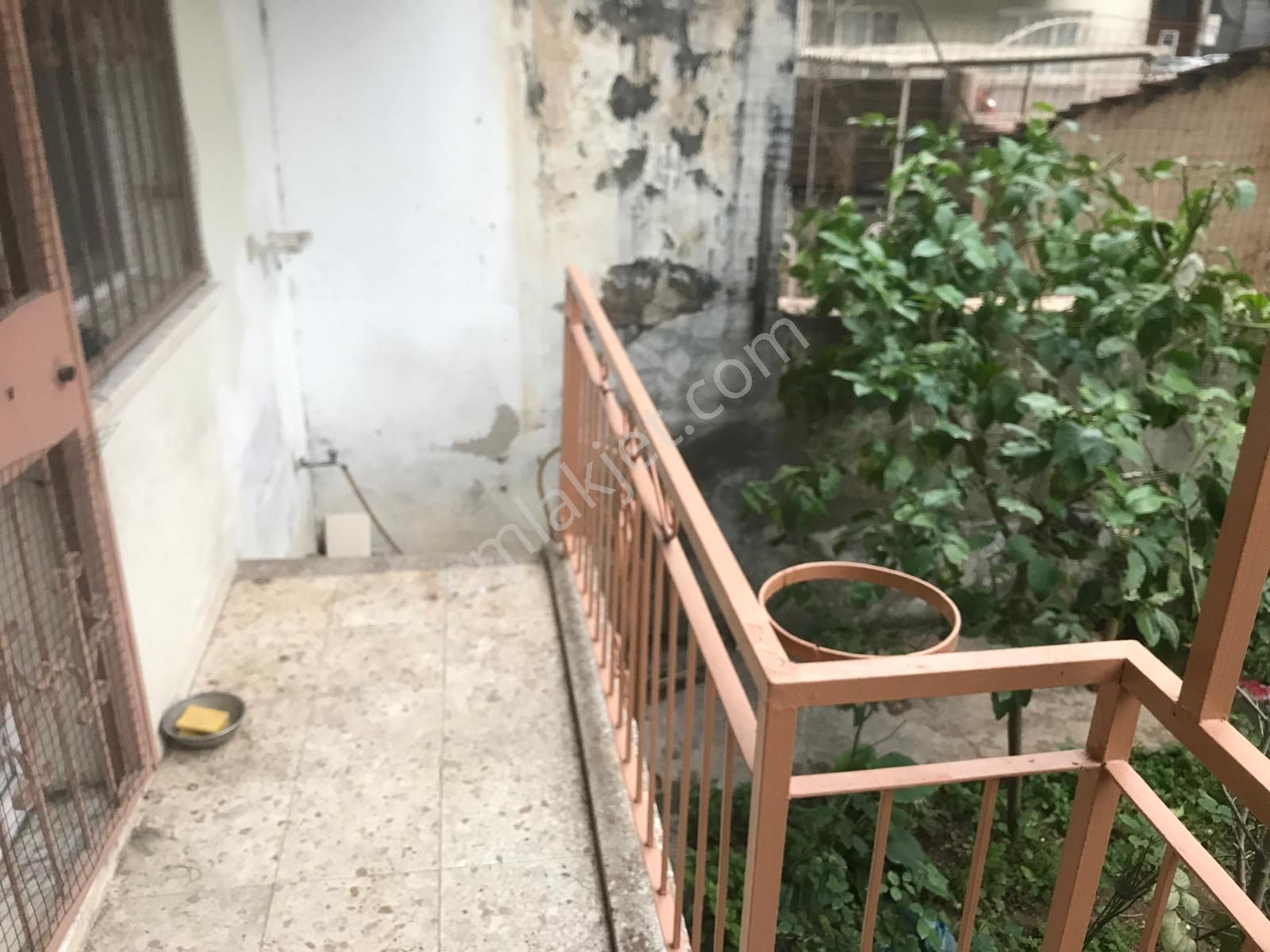 Buca Hasan Parkına Yakın Merkezi Konumda 2+1 Eşyalı Daire - Görsel 14