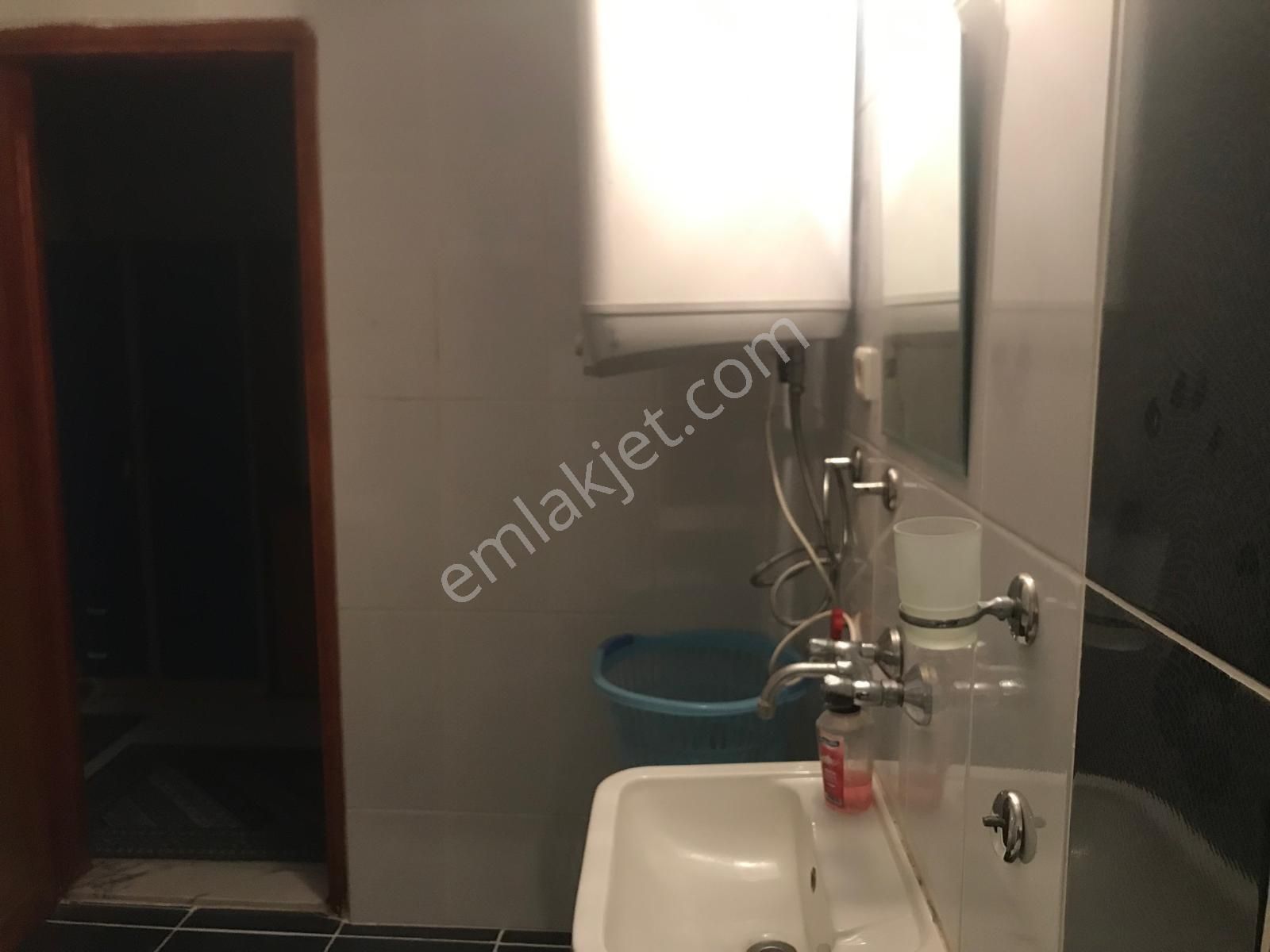 Buca Hasan Parkına Yakın Merkezi Konumda 2+1 Eşyalı Daire - Görsel 11