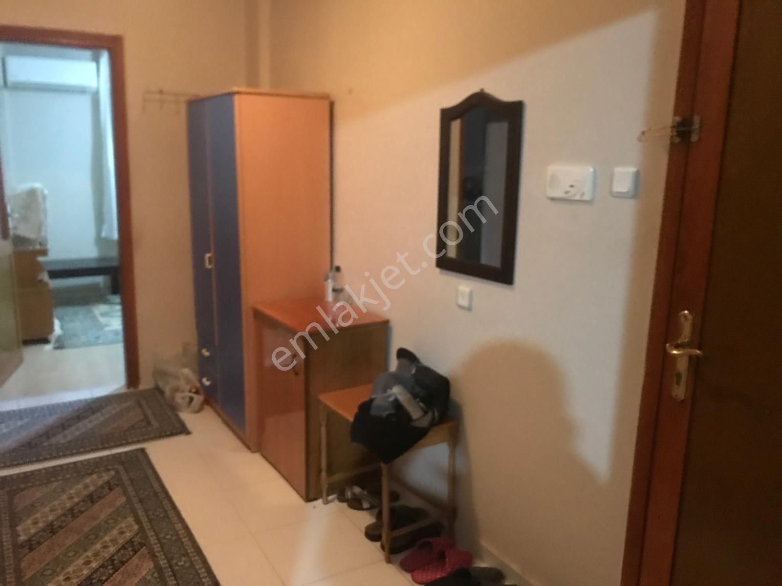 Buca Hasan Parkına Yakın Merkezi Konumda 2+1 Eşyalı Daire - Görsel 8