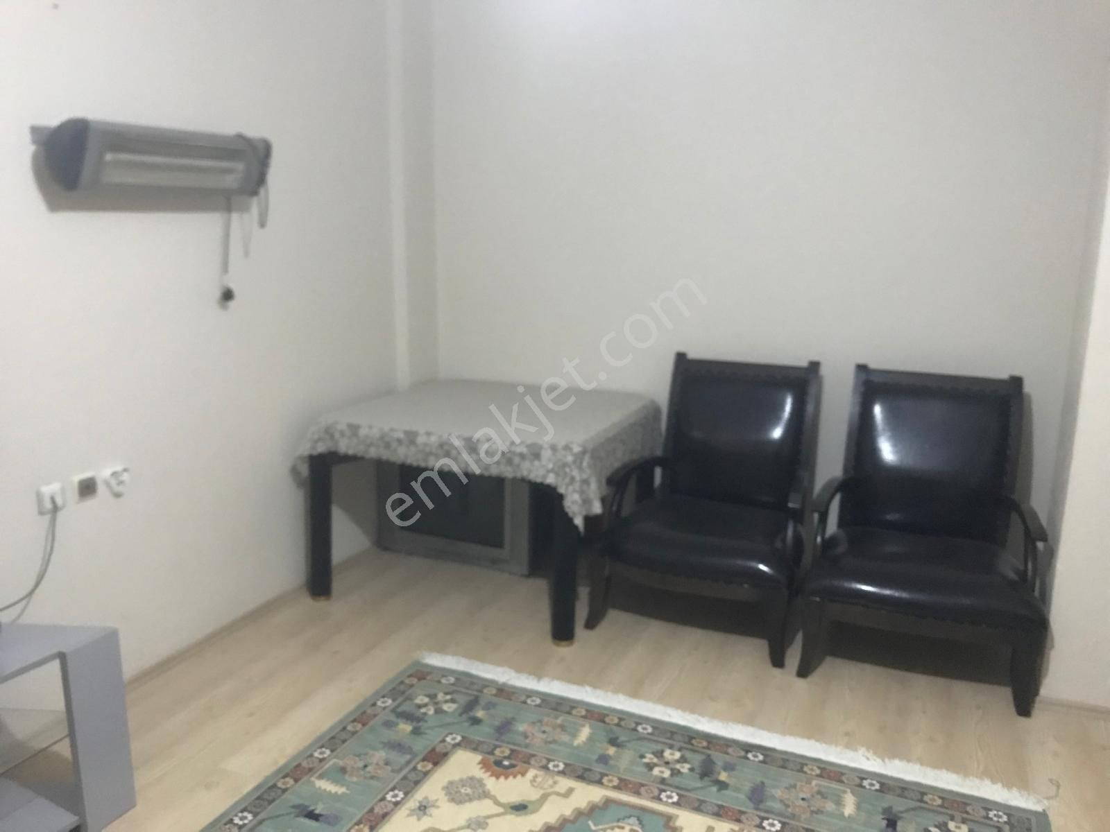 Buca Hasan Parkına Yakın Merkezi Konumda 2+1 Eşyalı Daire - Görsel 4