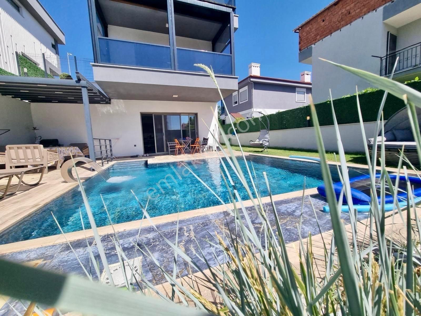 Kuşadası Karaovada 5+2 Villa - Görsel 27