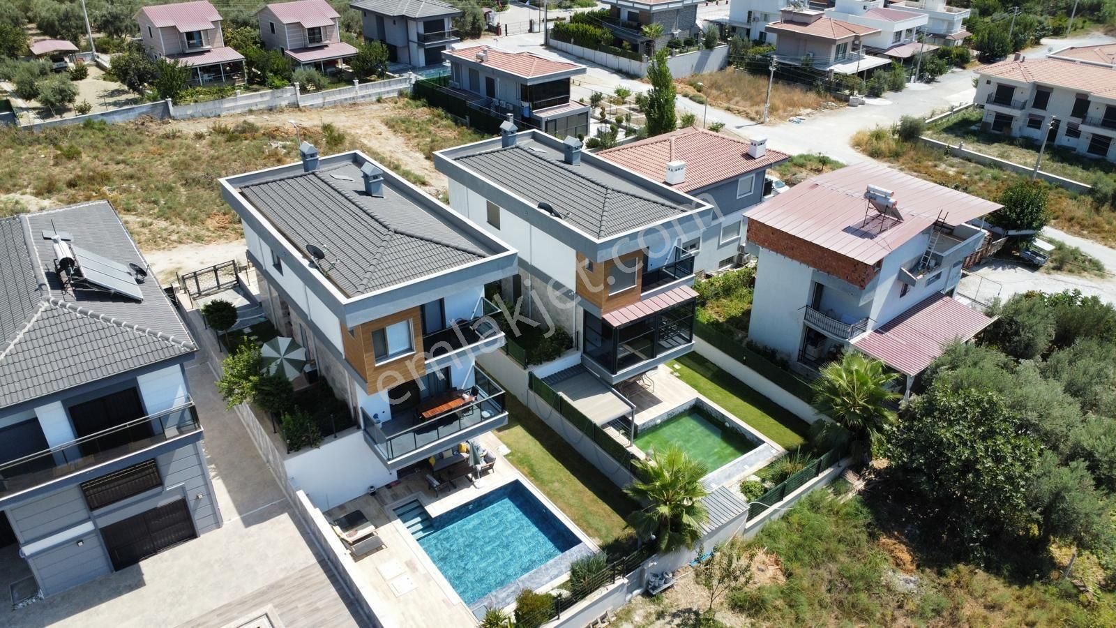 Kuşadası Karaovada 5+2 Villa - Görsel 14