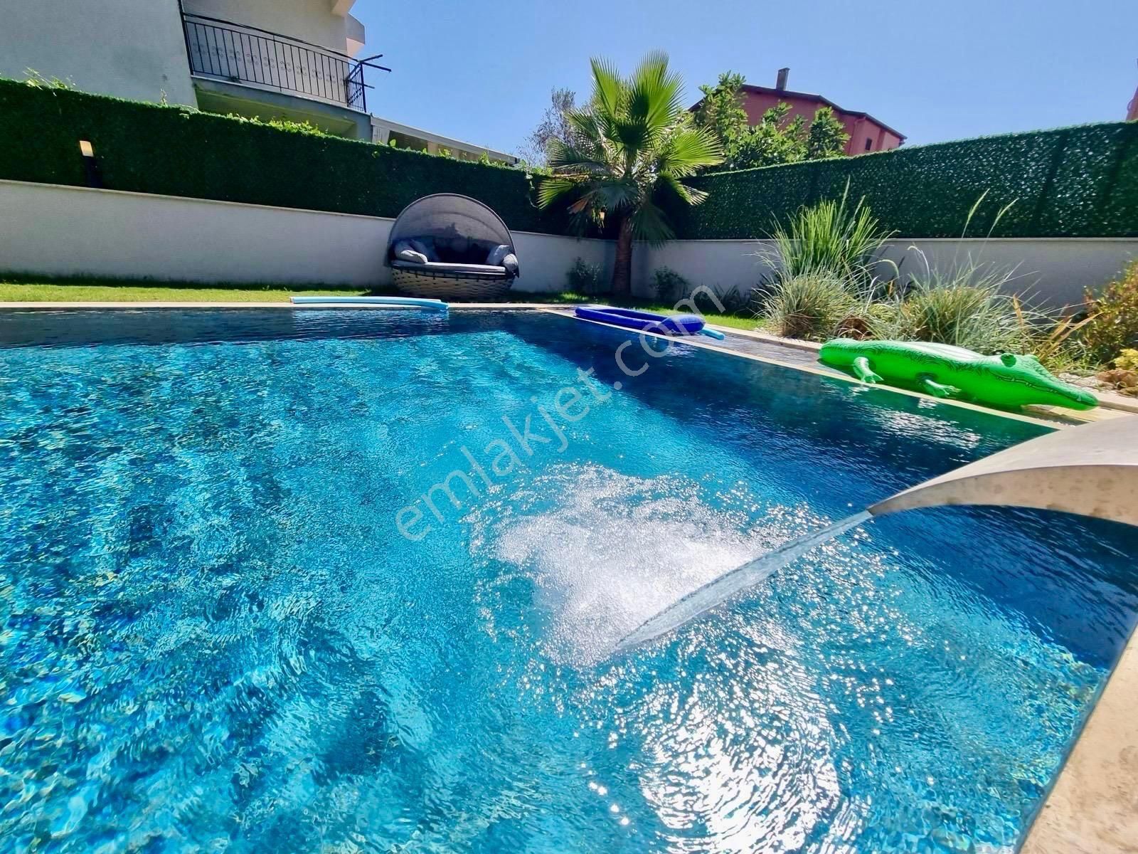 Kuşadası Karaovada 5+2 Villa - Görsel 10