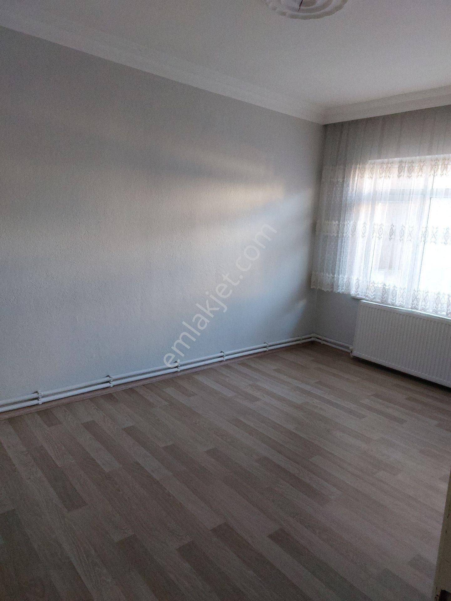 Sakarya Adapazari Merkeze Yakın 3 Katlı Müstakil Satılık Ev