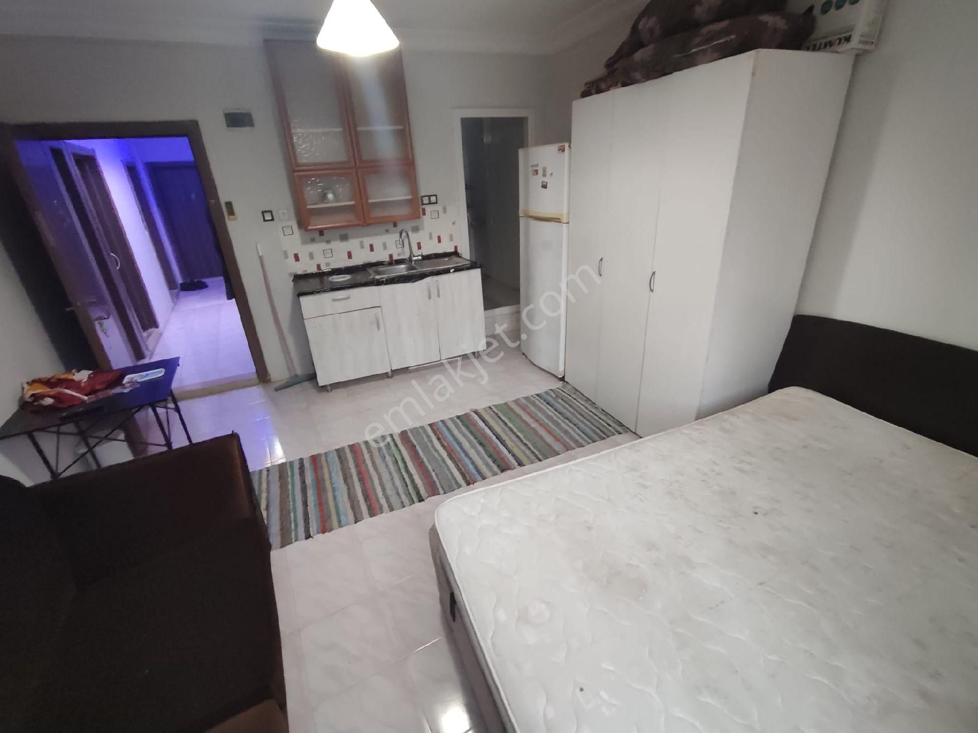 Beyaz Evler Mahallesi Eşyalı Daire Geniş Oturumlu 1+0