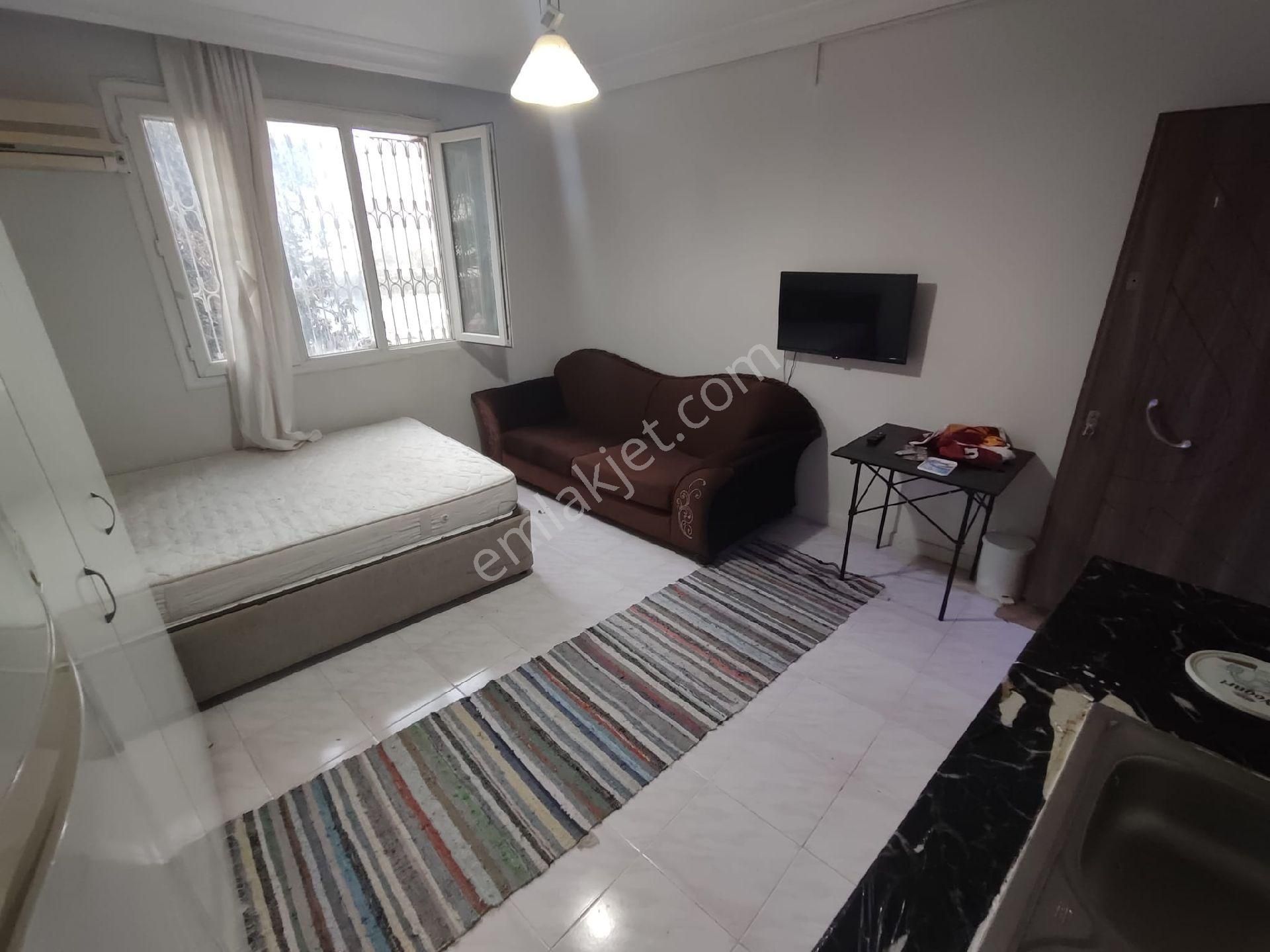 Beyaz Evler Mahallesi Eşyalı Daire Geniş Oturumlu 1+0 - Görsel 2