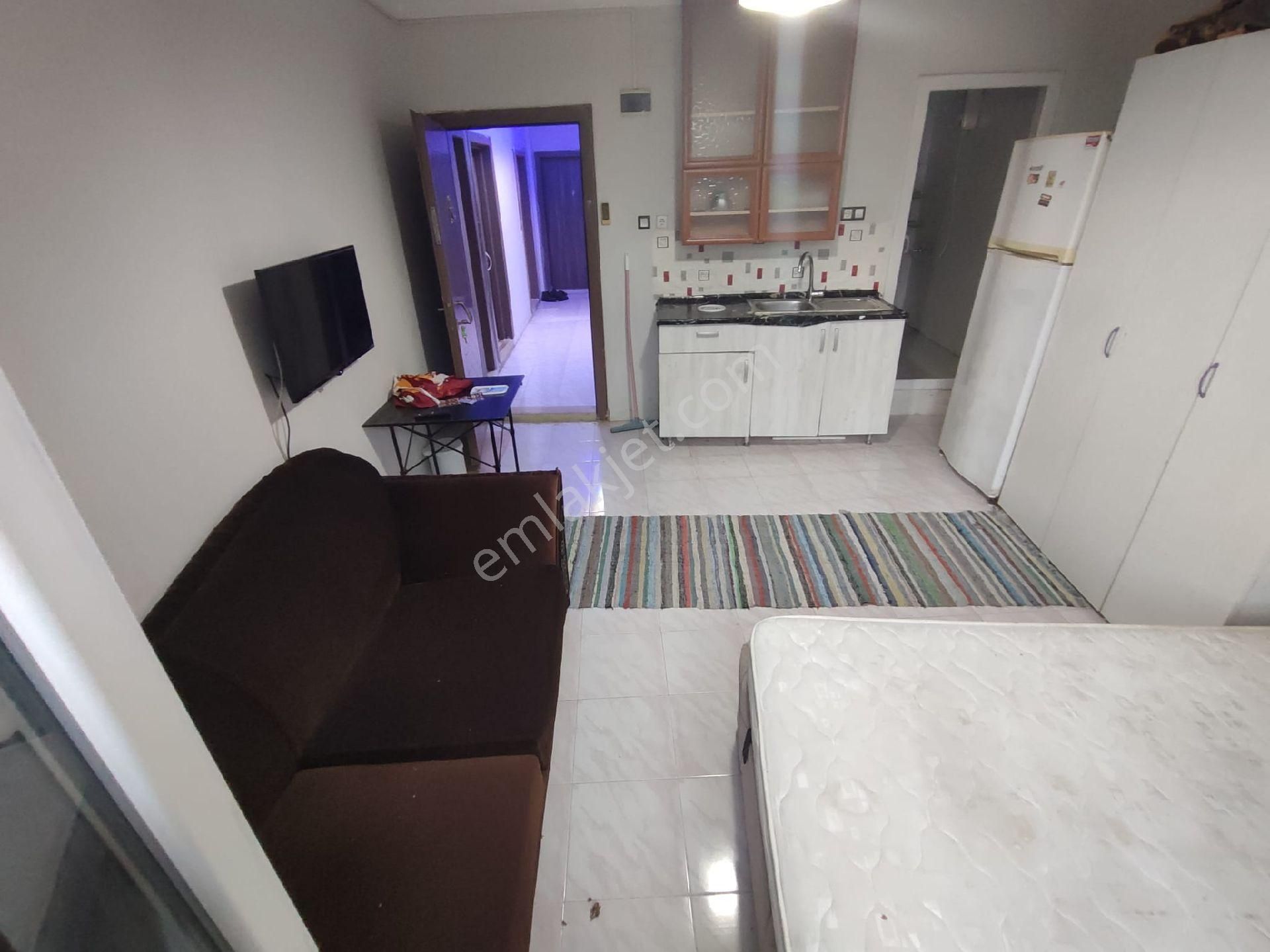 Beyaz Evler Mahallesi Eşyalı Daire Geniş Oturumlu 1+0 - Görsel 5