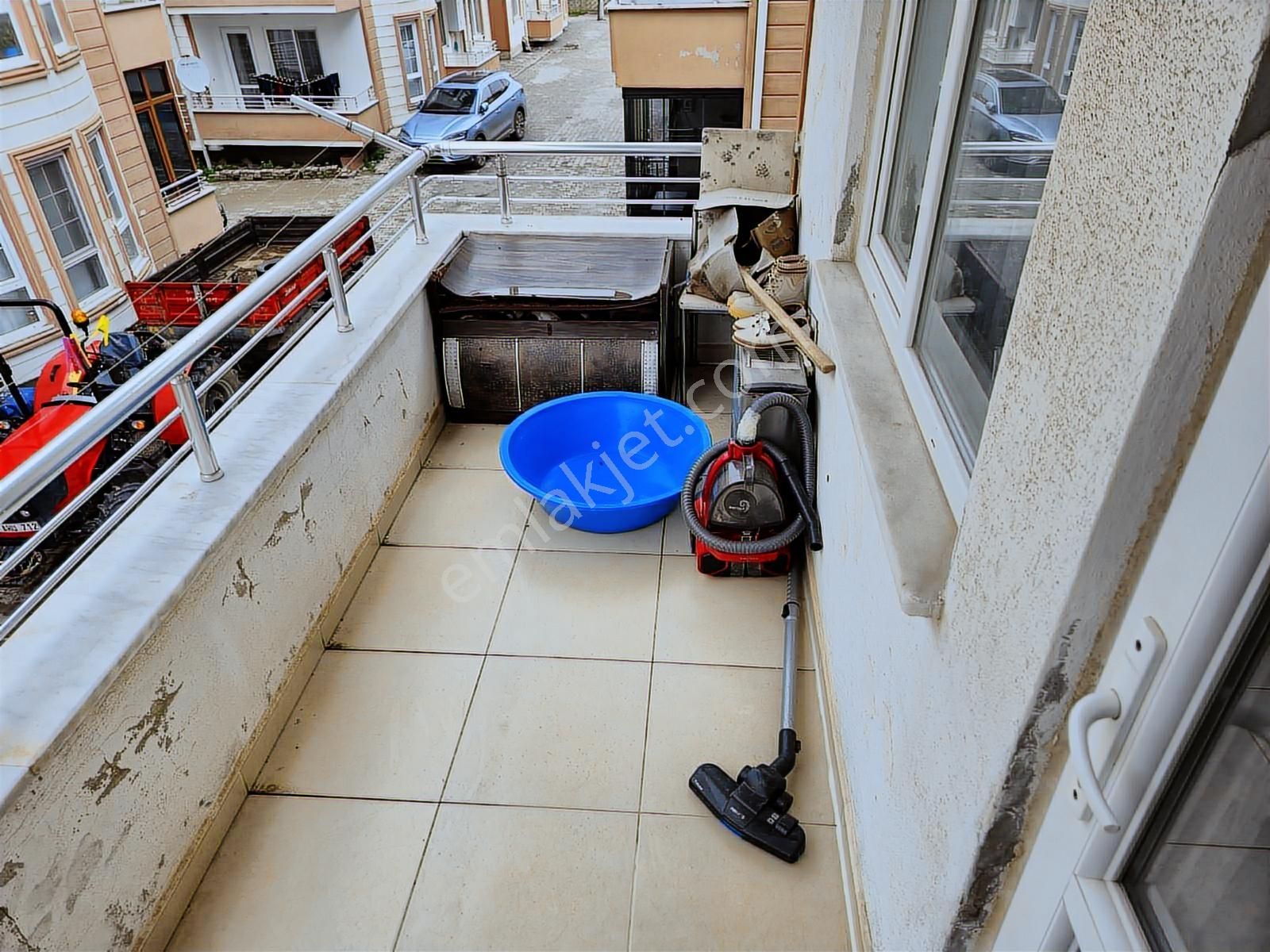 Realty Worlddan Geyve Tepeciklerde Sitede Arakat 110m2 3+1 Daire - Görsel 2