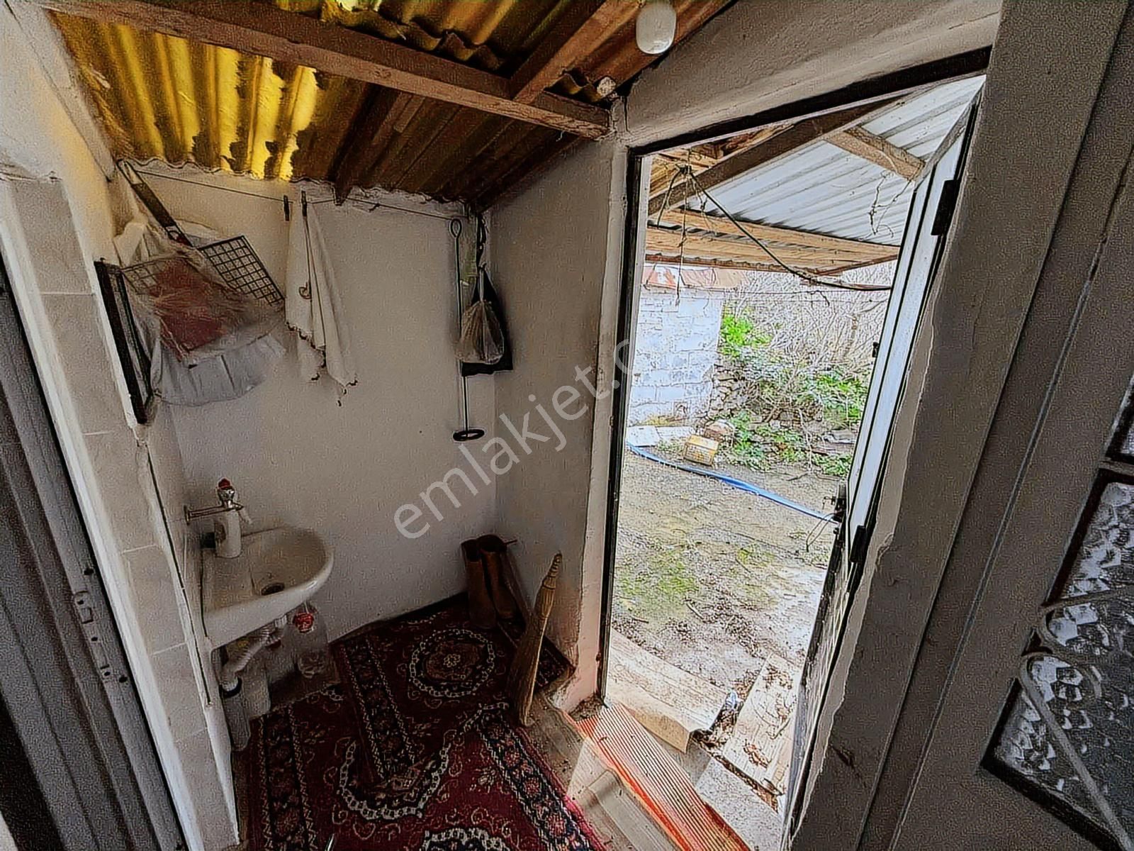 Gölyazı'da Göl Manzaralı Satılık Müstakil Ev - Görsel 10