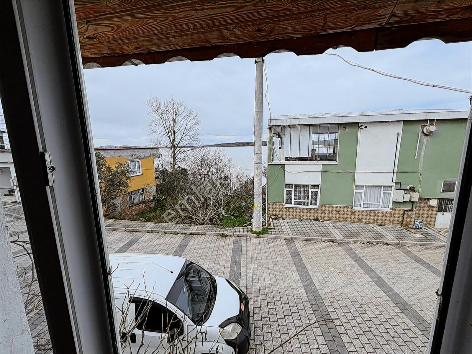 Gölyazı'da Göl Manzaralı Satılık Müstakil Ev - Görsel 5