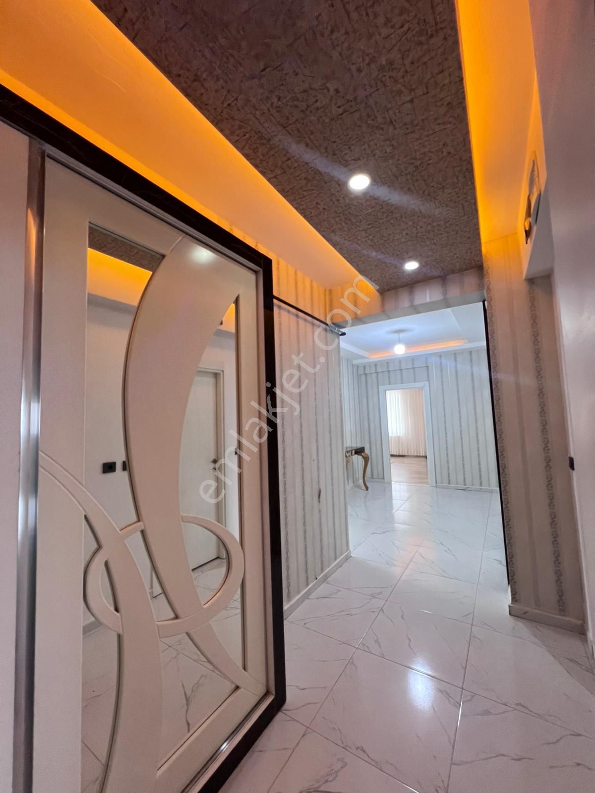 Makro Life Gayrimenkul'den Fabrika Mahallesi Amerikan Koleji Yanında Acil Kiralık 3+1 Daire - Görsel 20