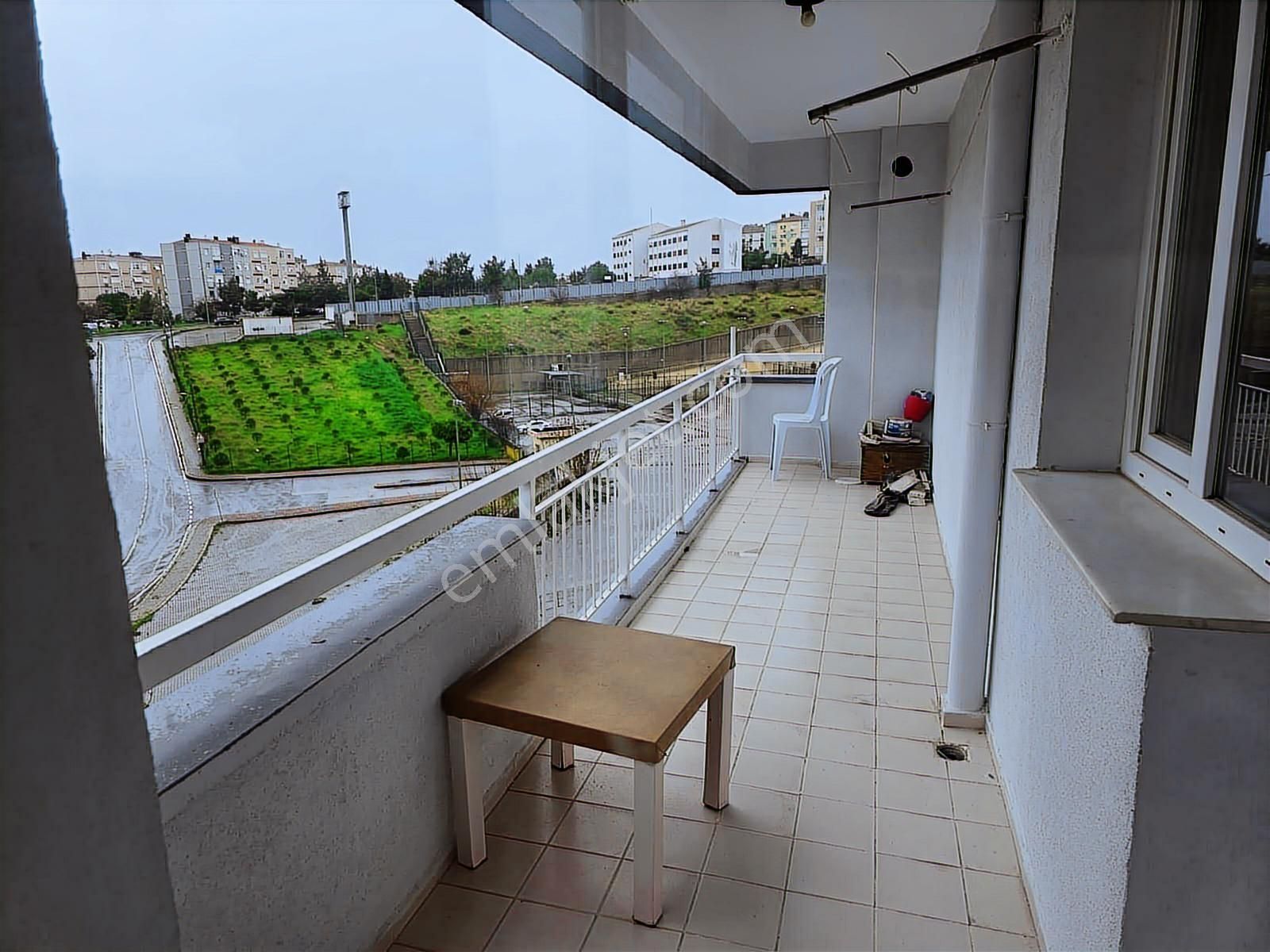 Buca Cumhuriyet Mah De Ara Kat 3+1 D.gazlı Kiralık Daire - Görsel 3