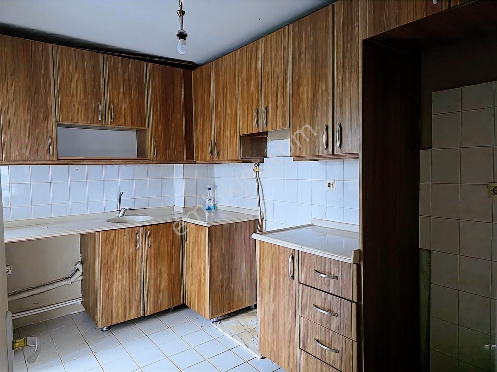 Buca Cumhuriyet Mah De Ara Kat 3+1 D.gazlı Kiralık Daire - Görsel 5