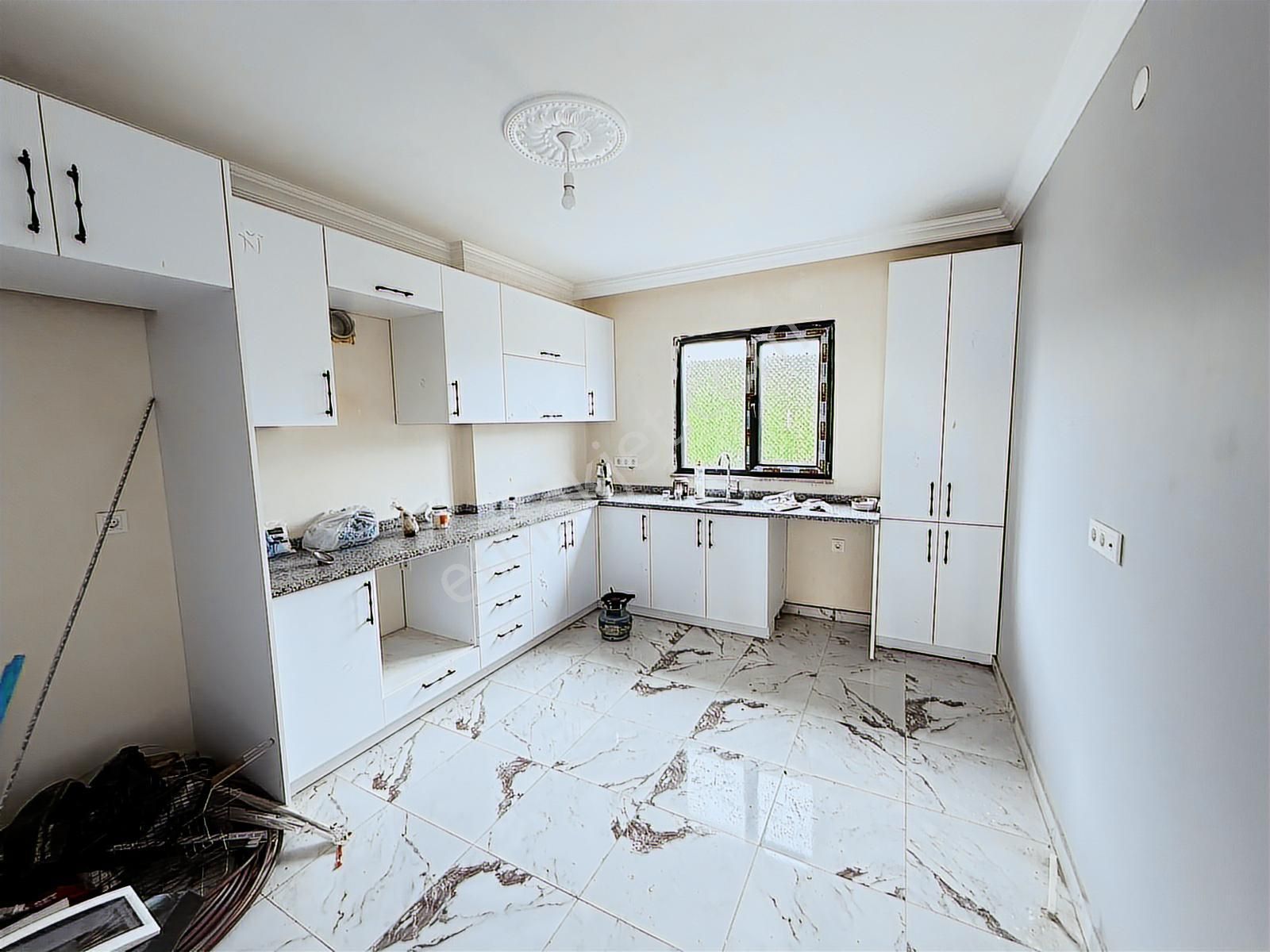 Silivri Ortaköy'de Site İçinde 2.5 Katlı Satılık Özel Villa - Görsel 21